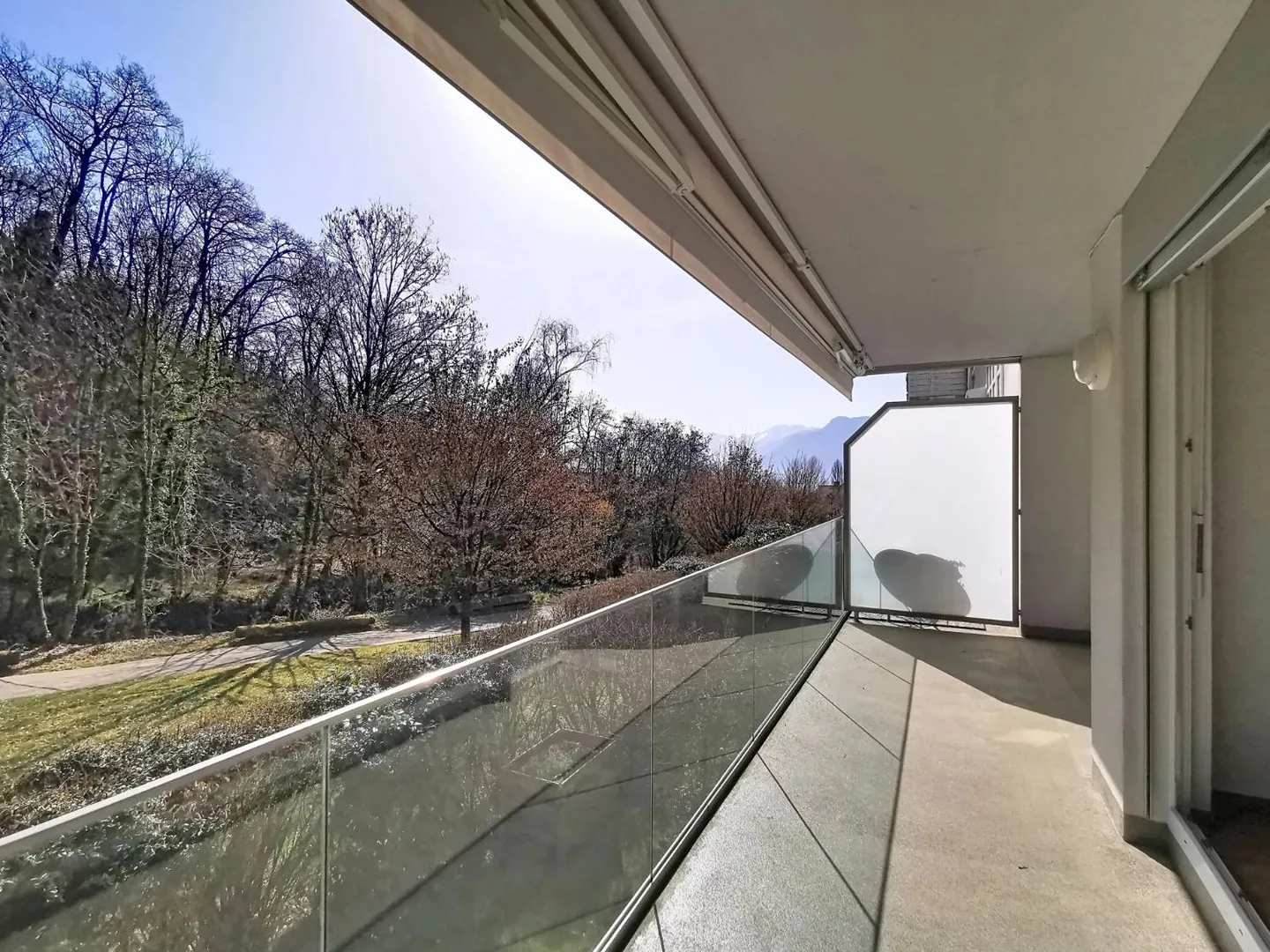 Appartement spacieux avec balcon - Photo 5 sur 5