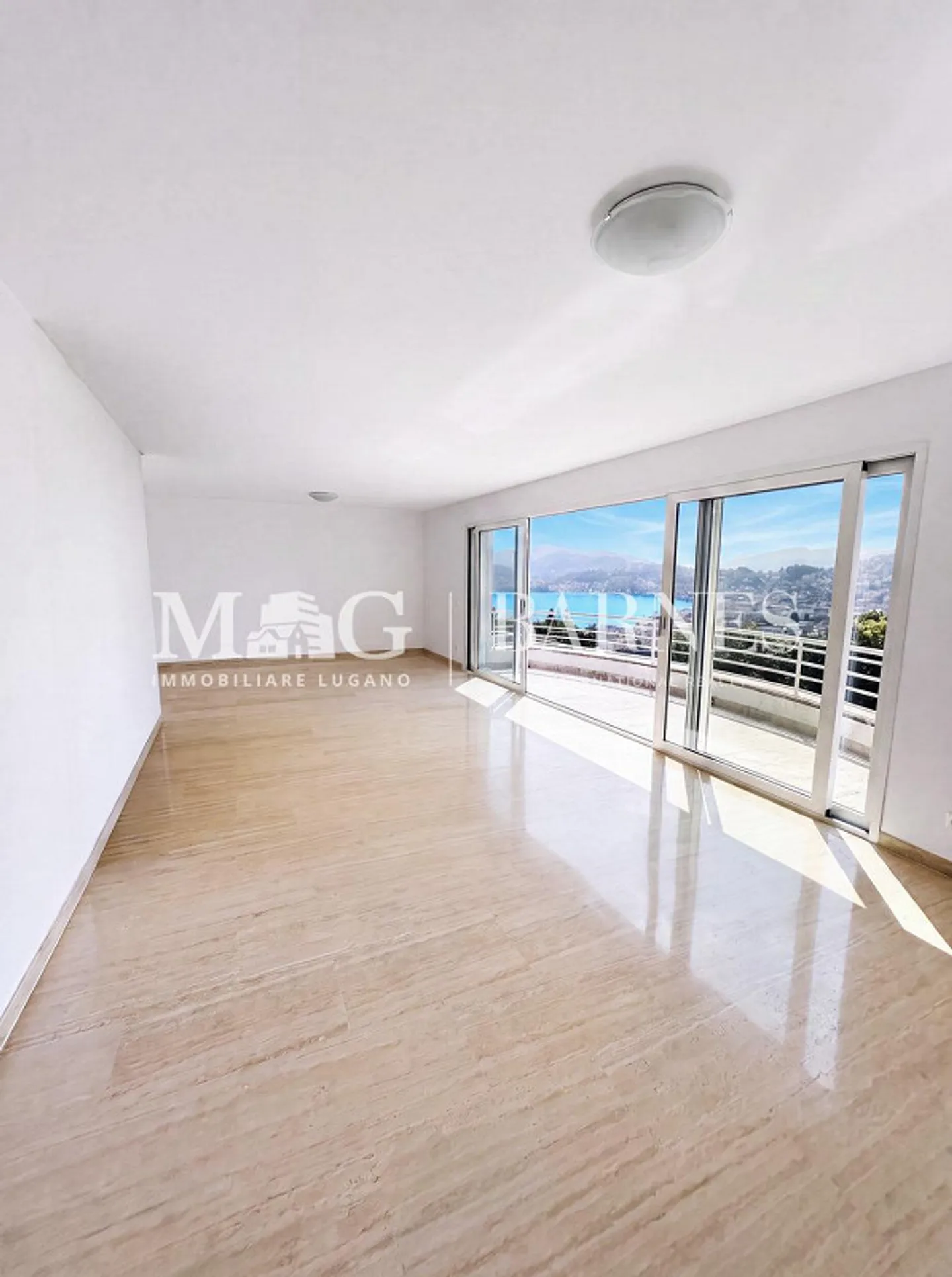 Lugano, Albonago | Exclusive Villa with Garden and Panoramic View - Photo 3 of 14