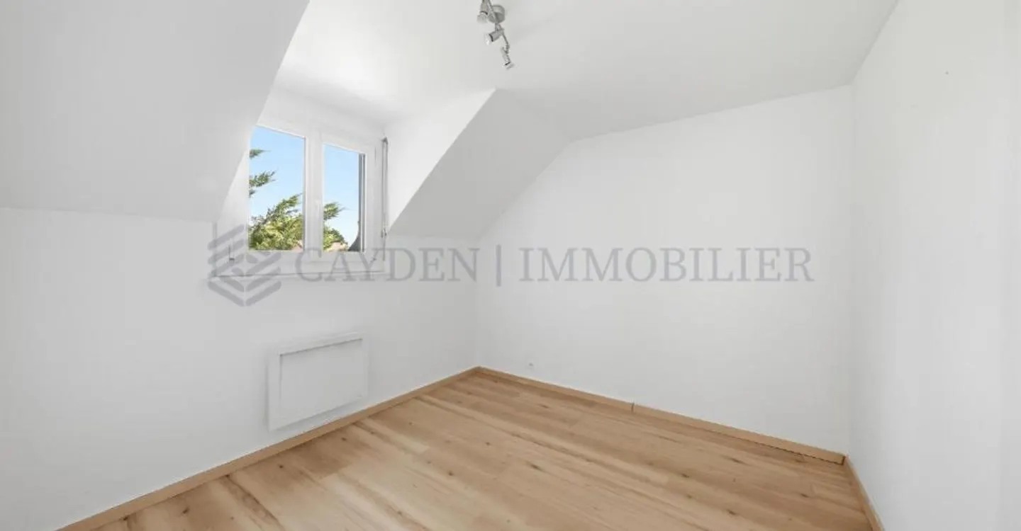 Villa bifamiliare ristrutturata con studio per gli ospiti in un ambiente residenziale privilegiato a Commugny - Foto 10 di 13