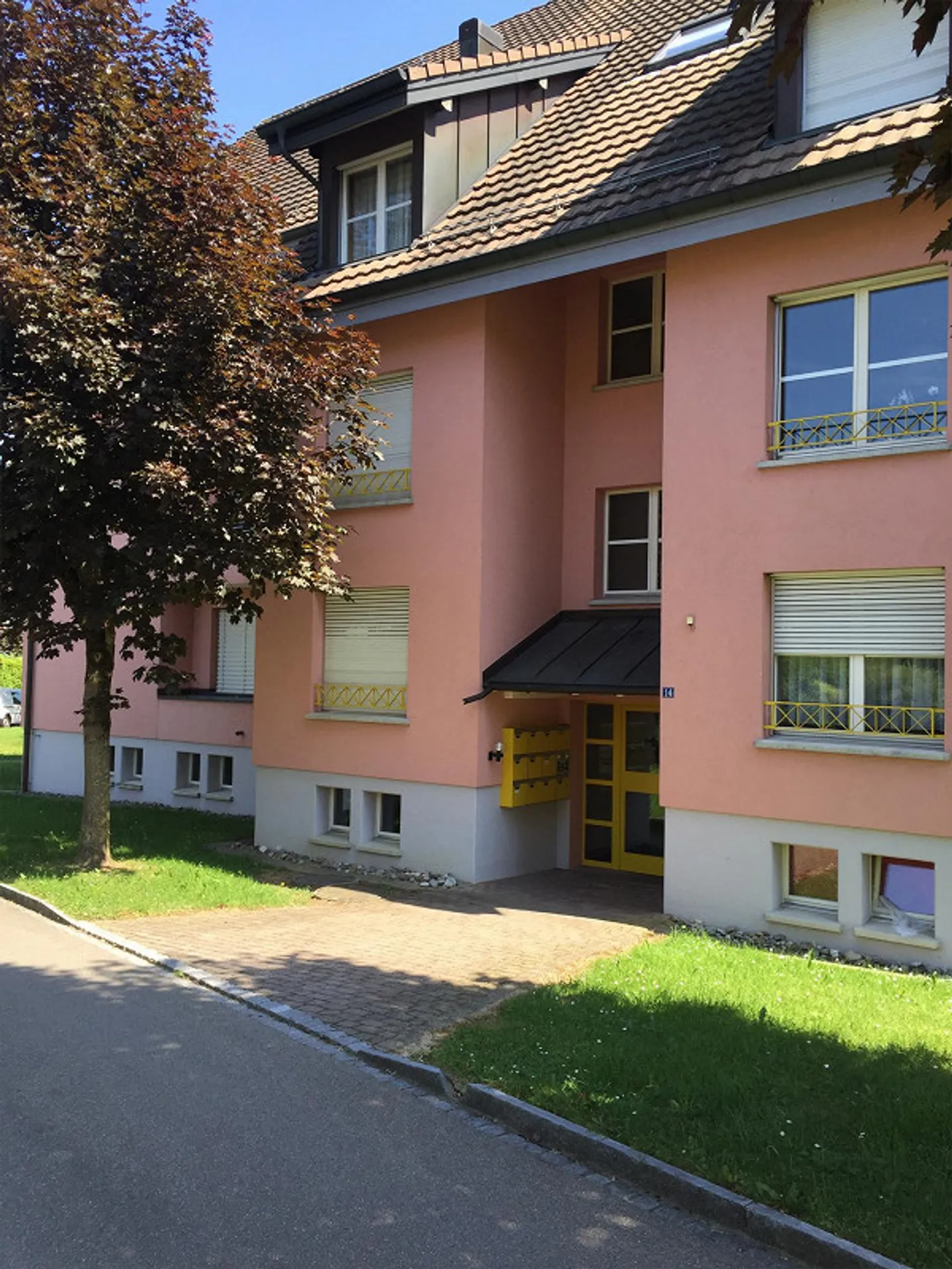 Bright 4.5-room apartment with balcony - Photo 1 of 12