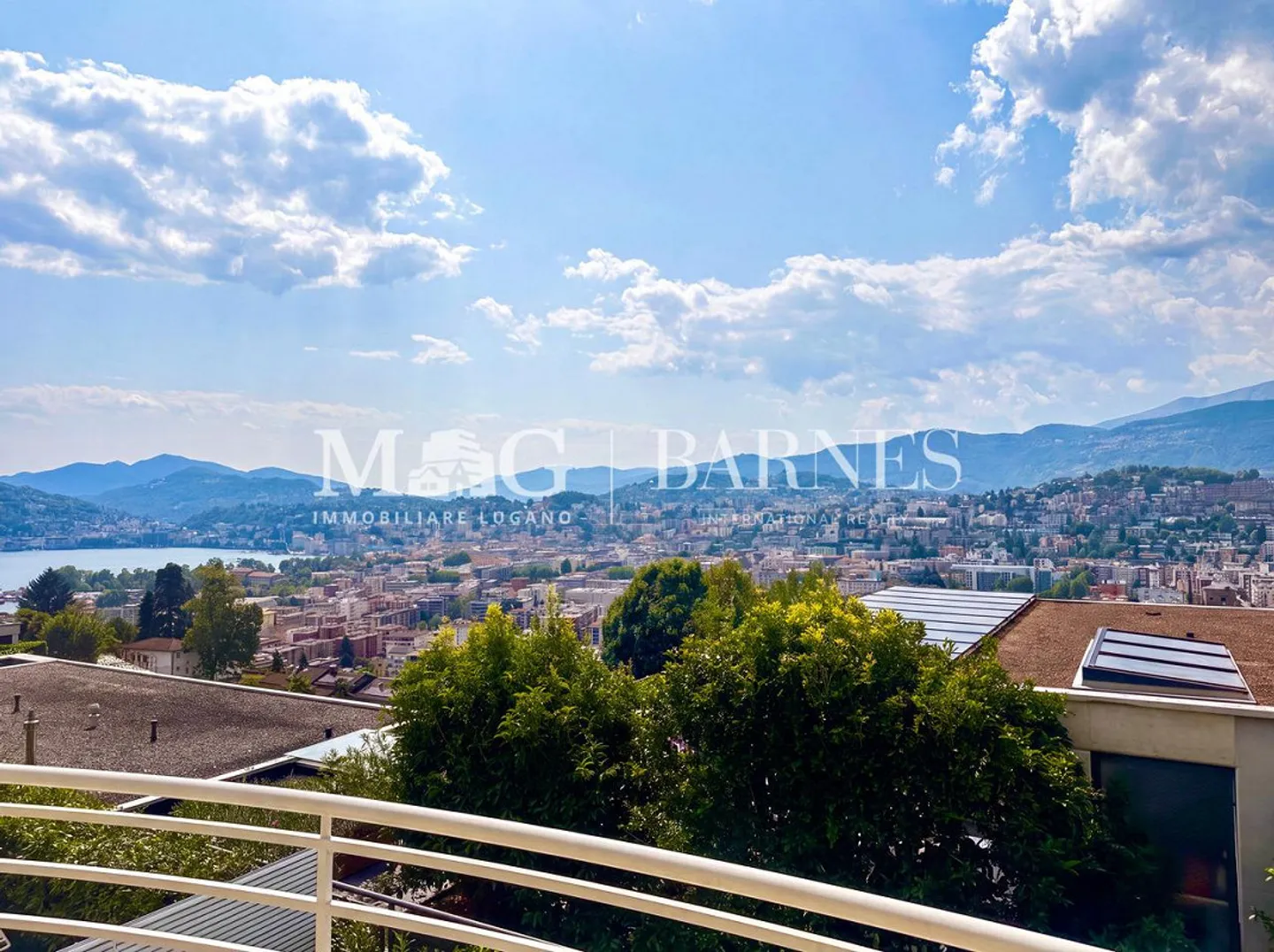Lugano, Albonago | Exclusive Villa with Garden and Panoramic View - Photo 5 of 14