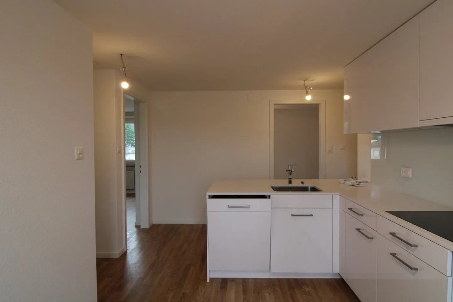 Bella appartamento ristrutturato di 4.5 stanze - Foto 2 di 10