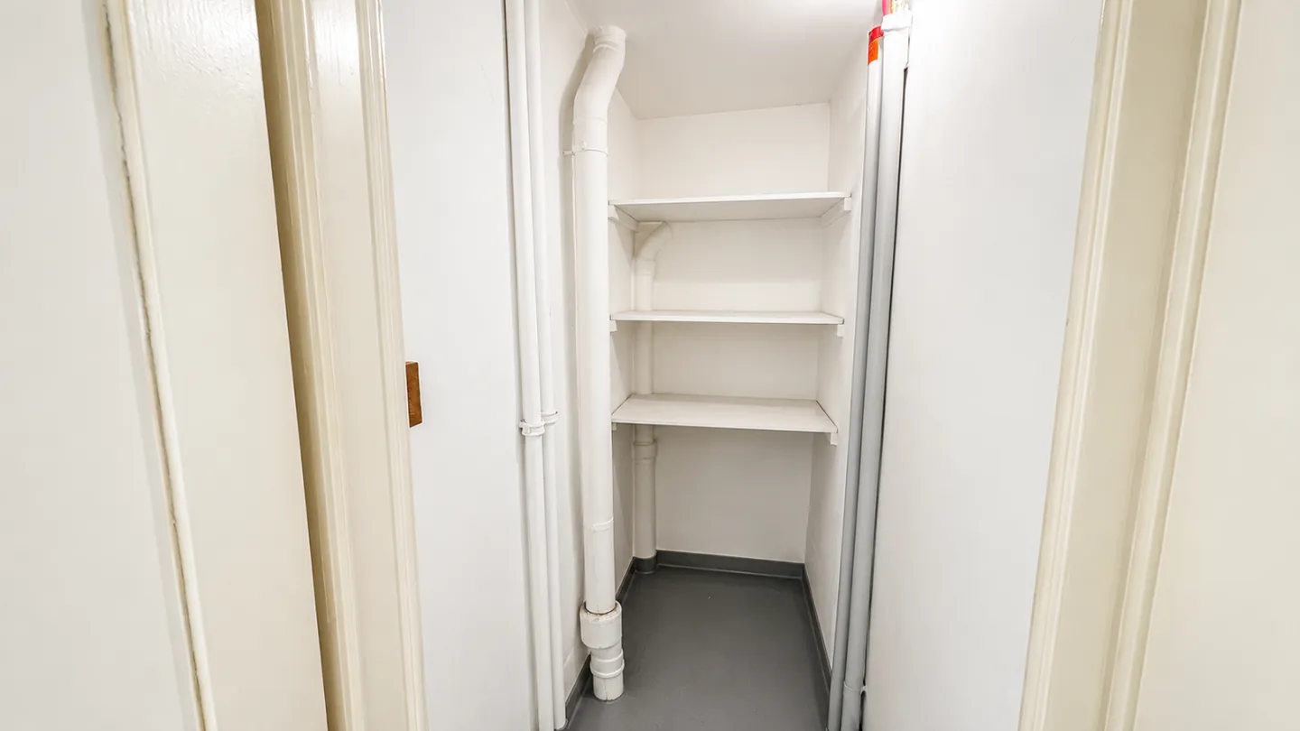 2.5 Room Apartment - Photo 6 of 6