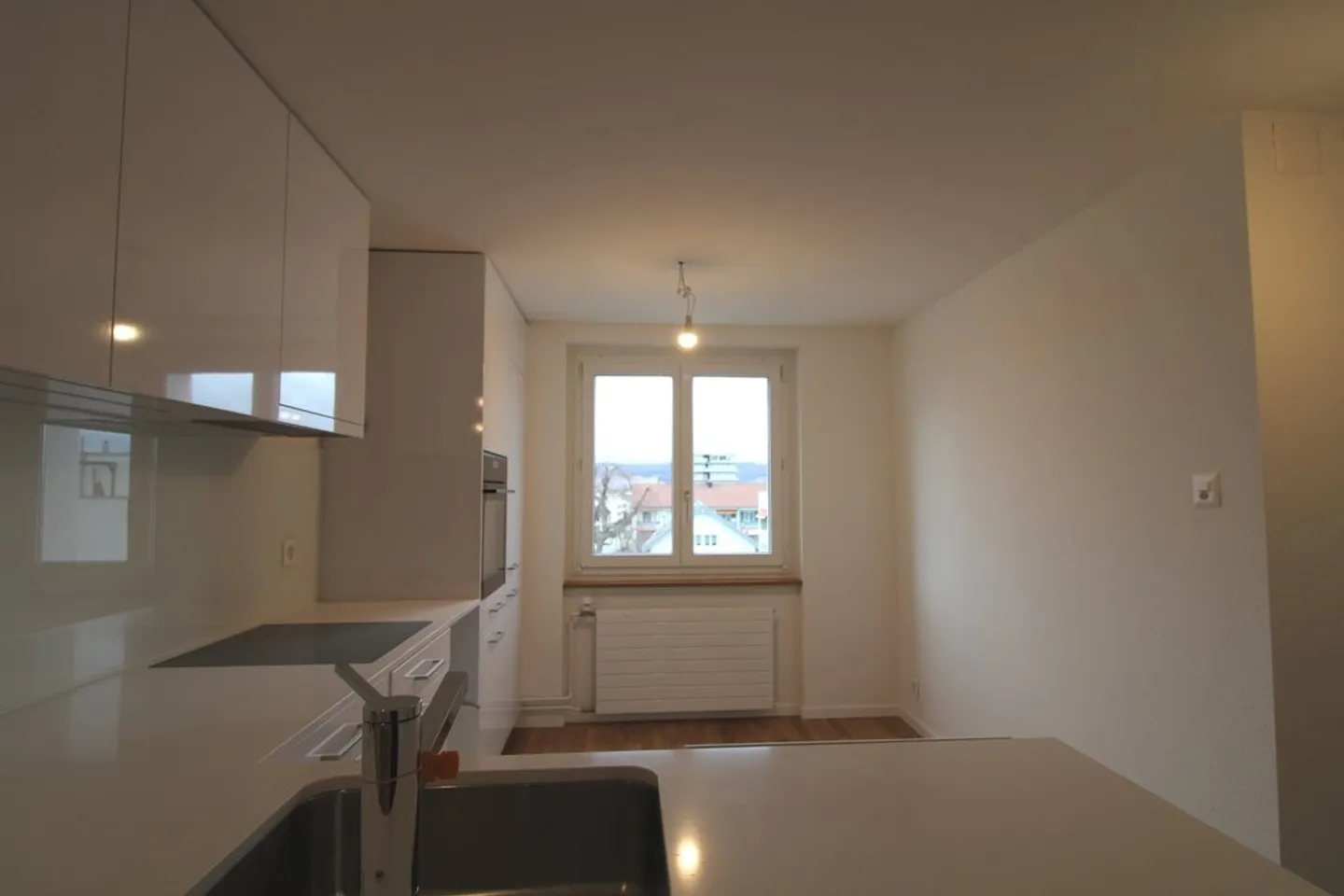 Bella appartamento ristrutturato di 4.5 stanze - Foto 3 di 10