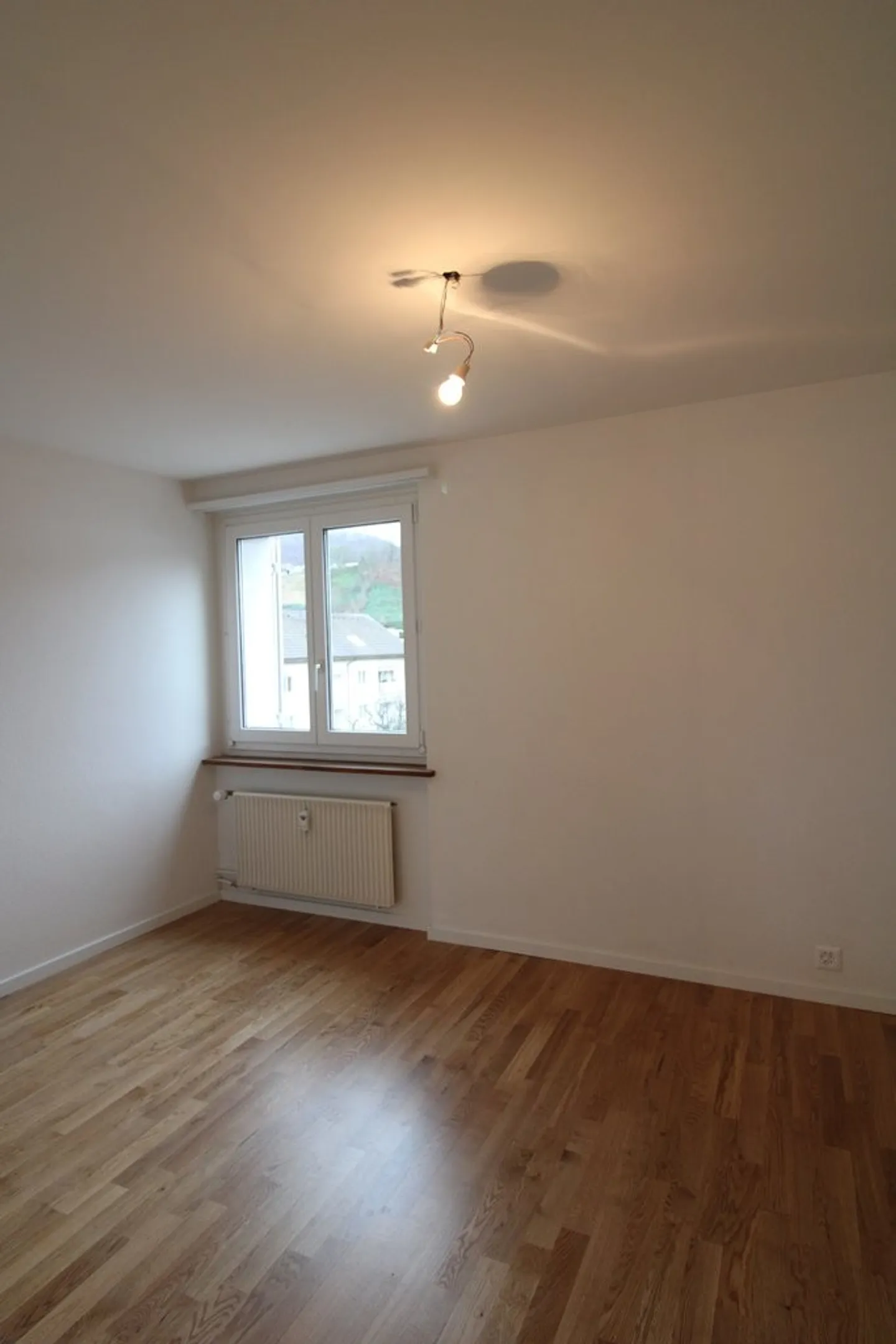 Bella appartamento ristrutturato di 4.5 stanze - Foto 6 di 10