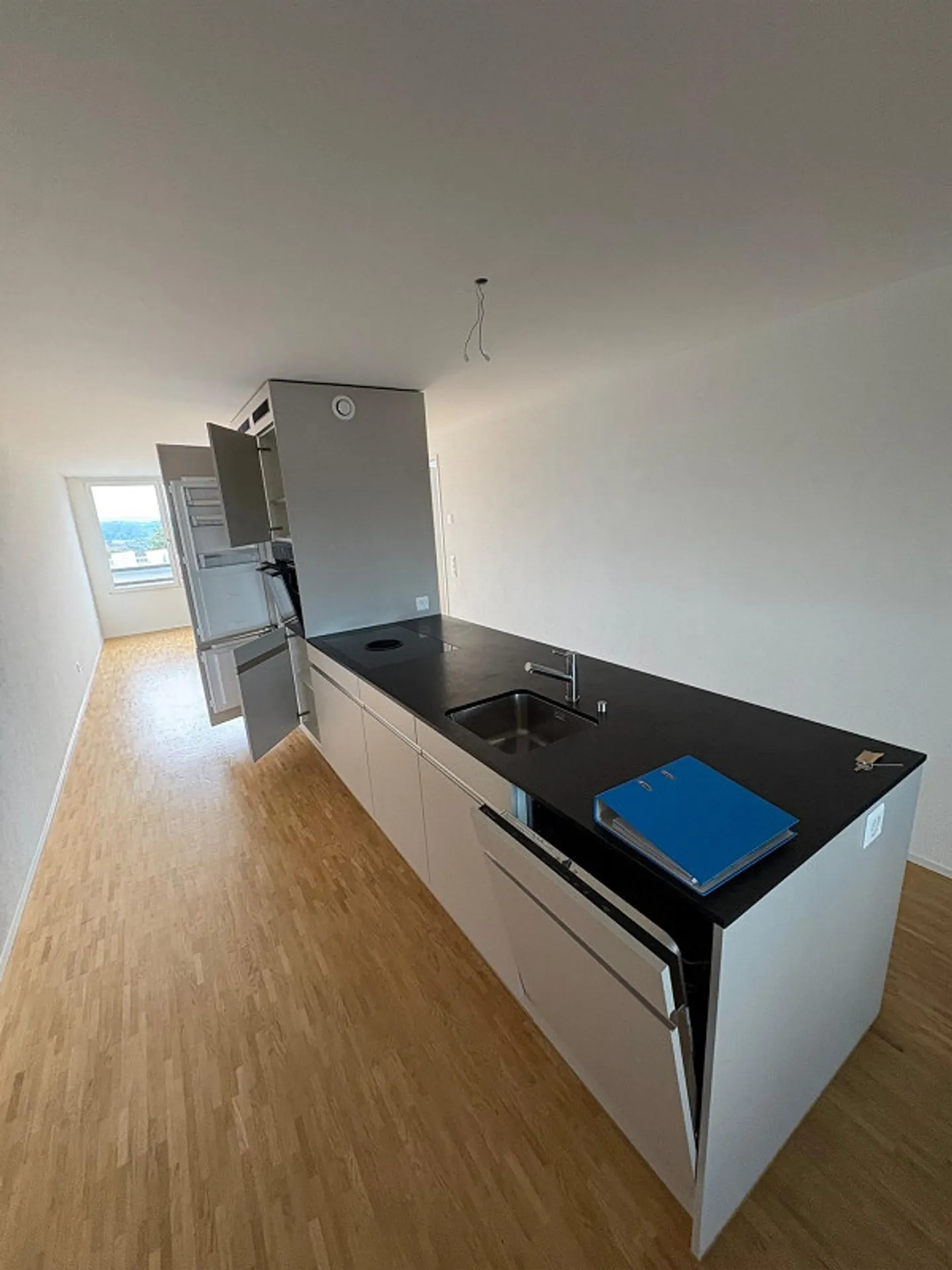Modern 2.5-room apartment in Zollikofen – New building with balcony and underground garage - Photo 4 of 12