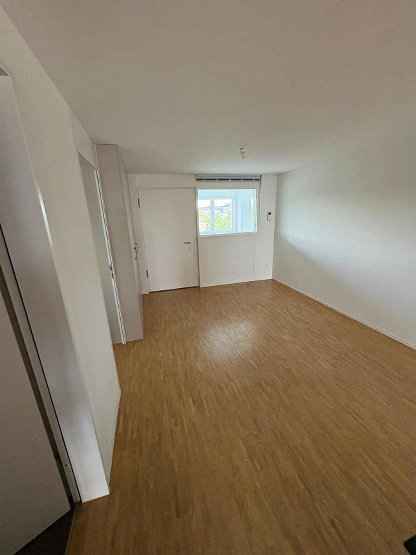 Modern 2.5-room apartment in Zollikofen – New building with balcony and underground garage - Photo 7 of 12