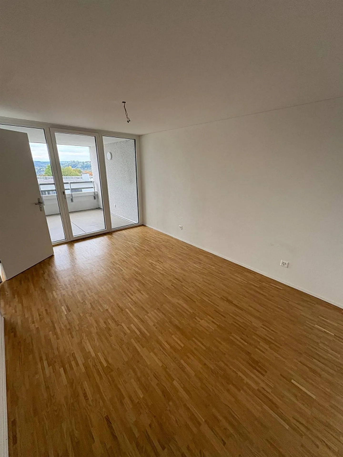 Modern 2.5-room apartment in Zollikofen – New building with balcony and underground garage - Photo 12 of 12
