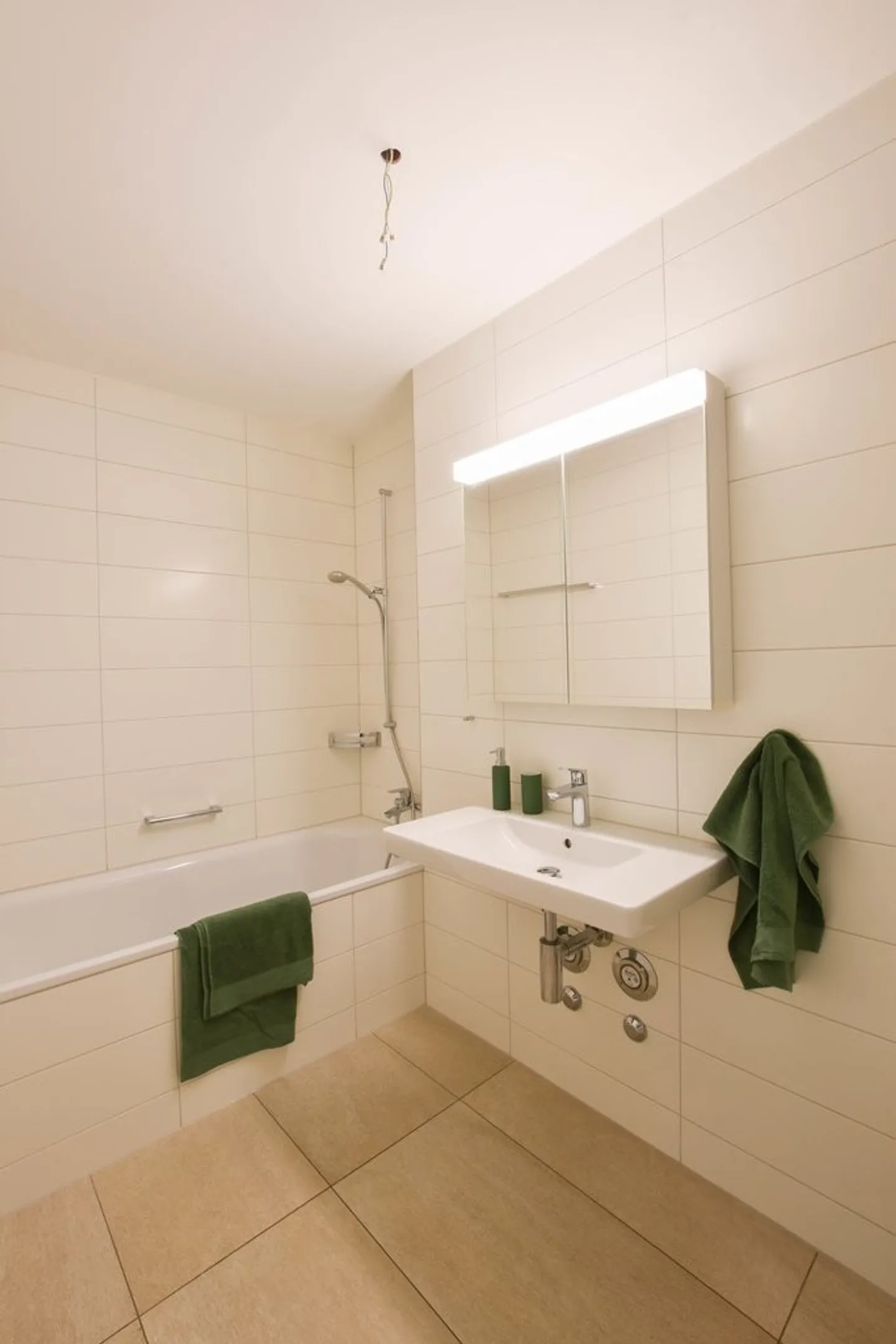 Appartamento moderno di 3,5 locali nel Jardin du Paradis - Foto 9 di 12