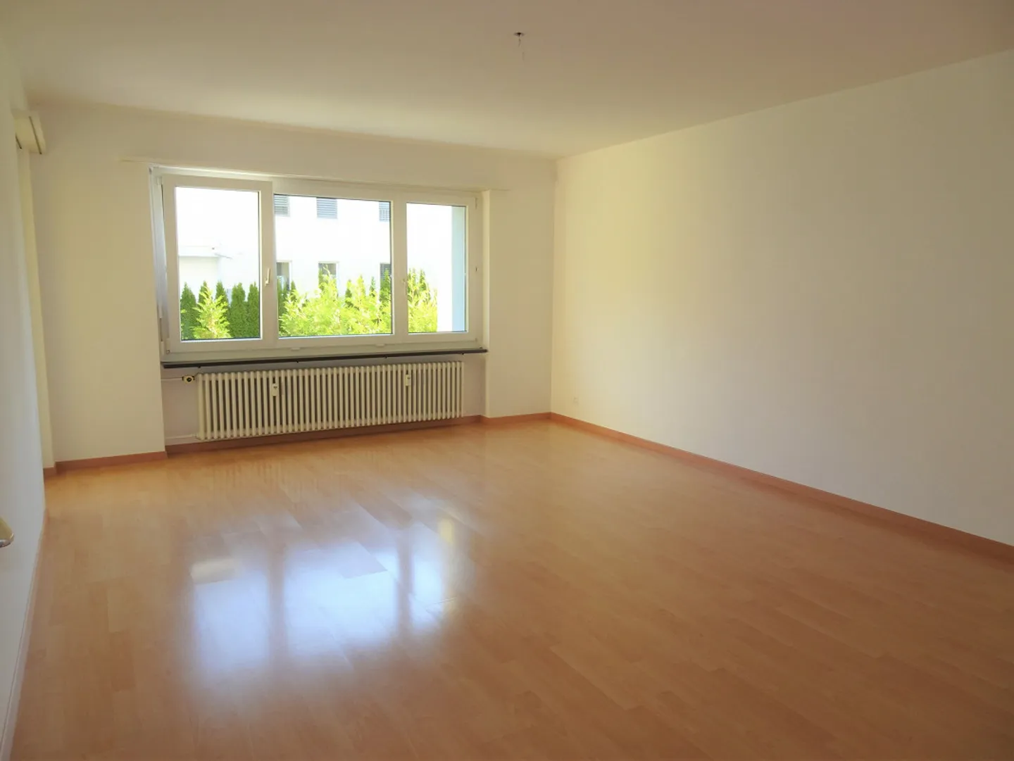 Appartamento 3,5 locali con giardino soleggiato privato (50m2); ascensore - Foto 2 di 16