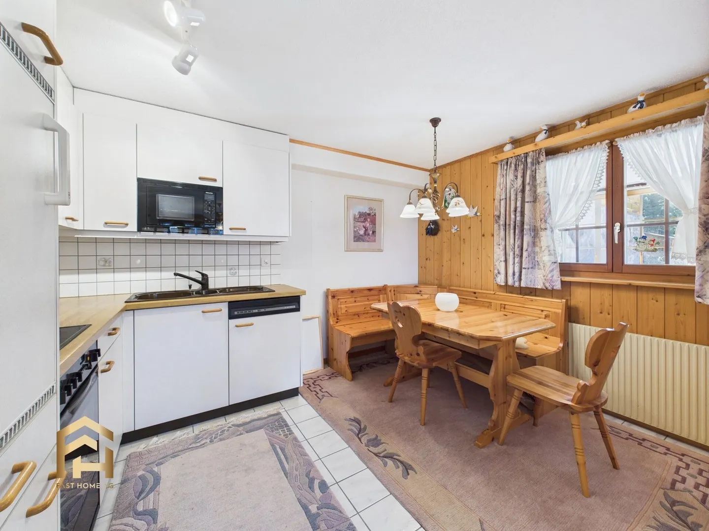 Elegant chalet with two independent apartments and stunning views - Photo 4 of 13