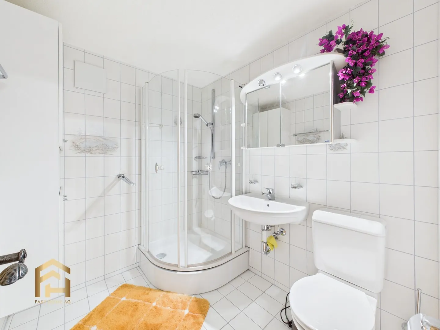 Elegant chalet with two independent apartments and stunning views - Photo 6 of 13