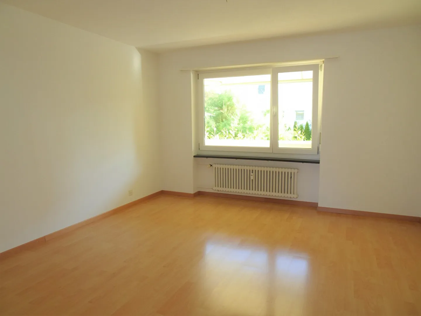 Appartamento 3,5 locali con giardino soleggiato privato (50m2); ascensore - Foto 9 di 16