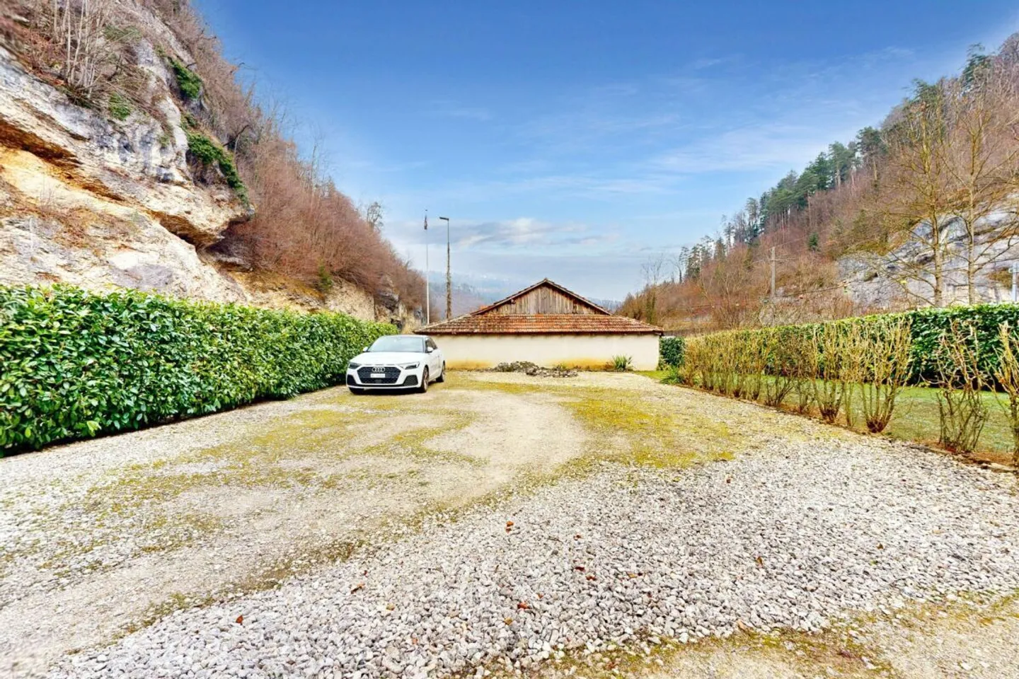 Ampia casa unifamiliare con area esterna versatile, posto auto e capanno/garage aggiuntivo - Foto 9 di 22