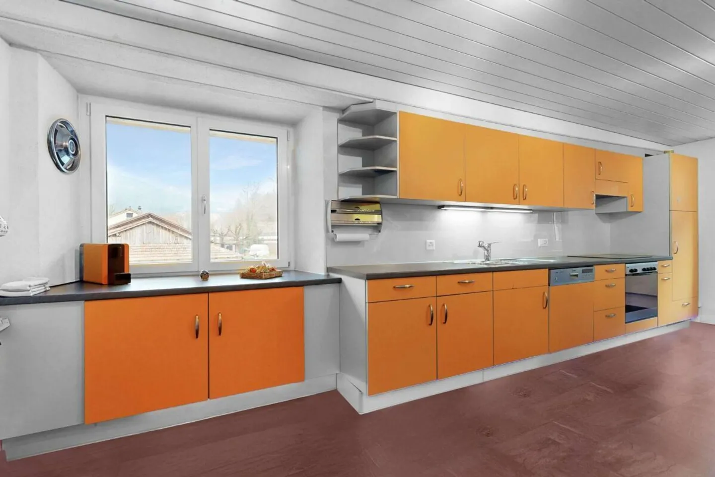 Ampia casa unifamiliare con area esterna versatile, posto auto e capanno/garage aggiuntivo - Foto 3 di 22