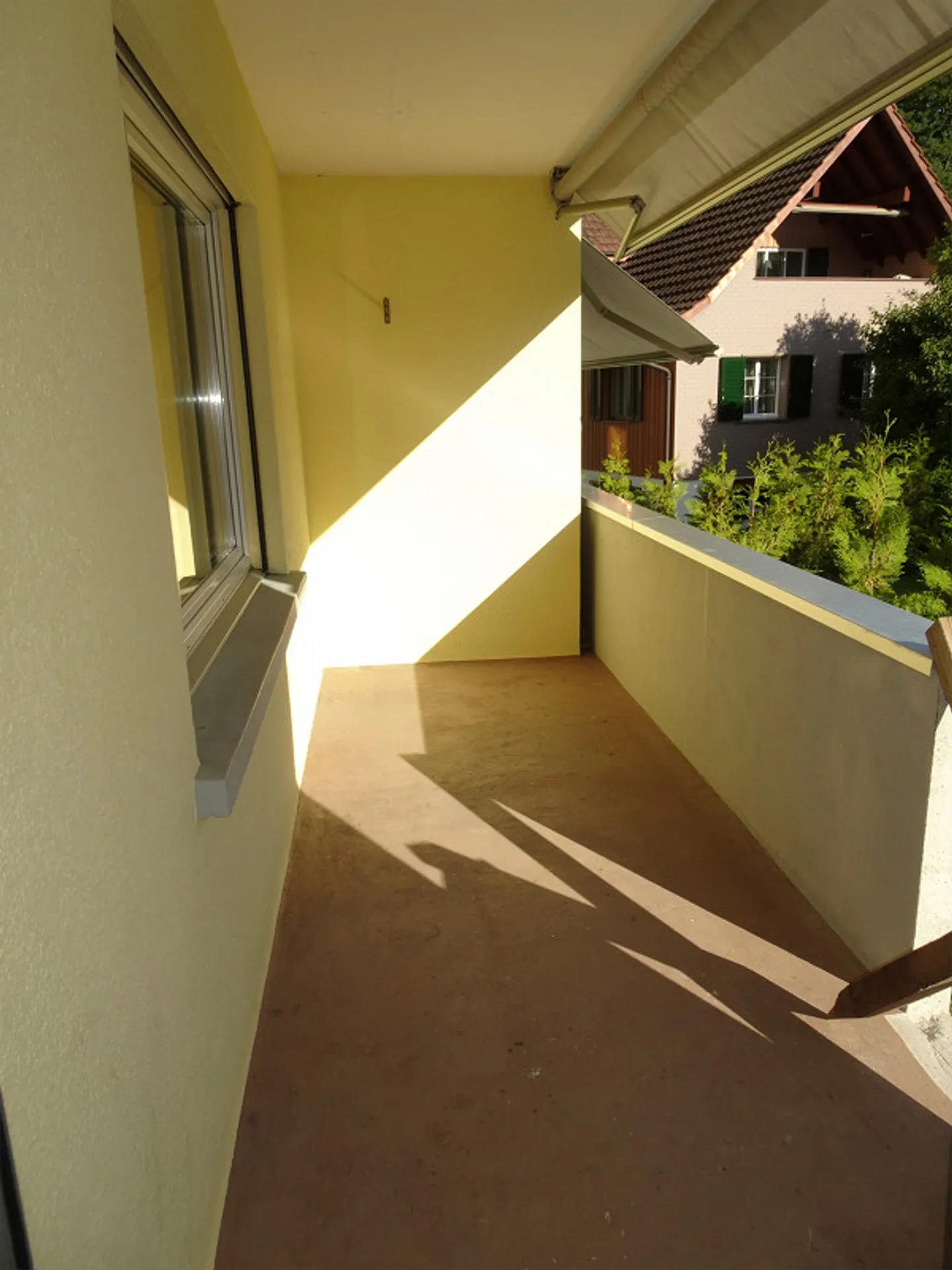 Appartamento 3,5 locali con giardino soleggiato privato (50m2); ascensore - Foto 5 di 16