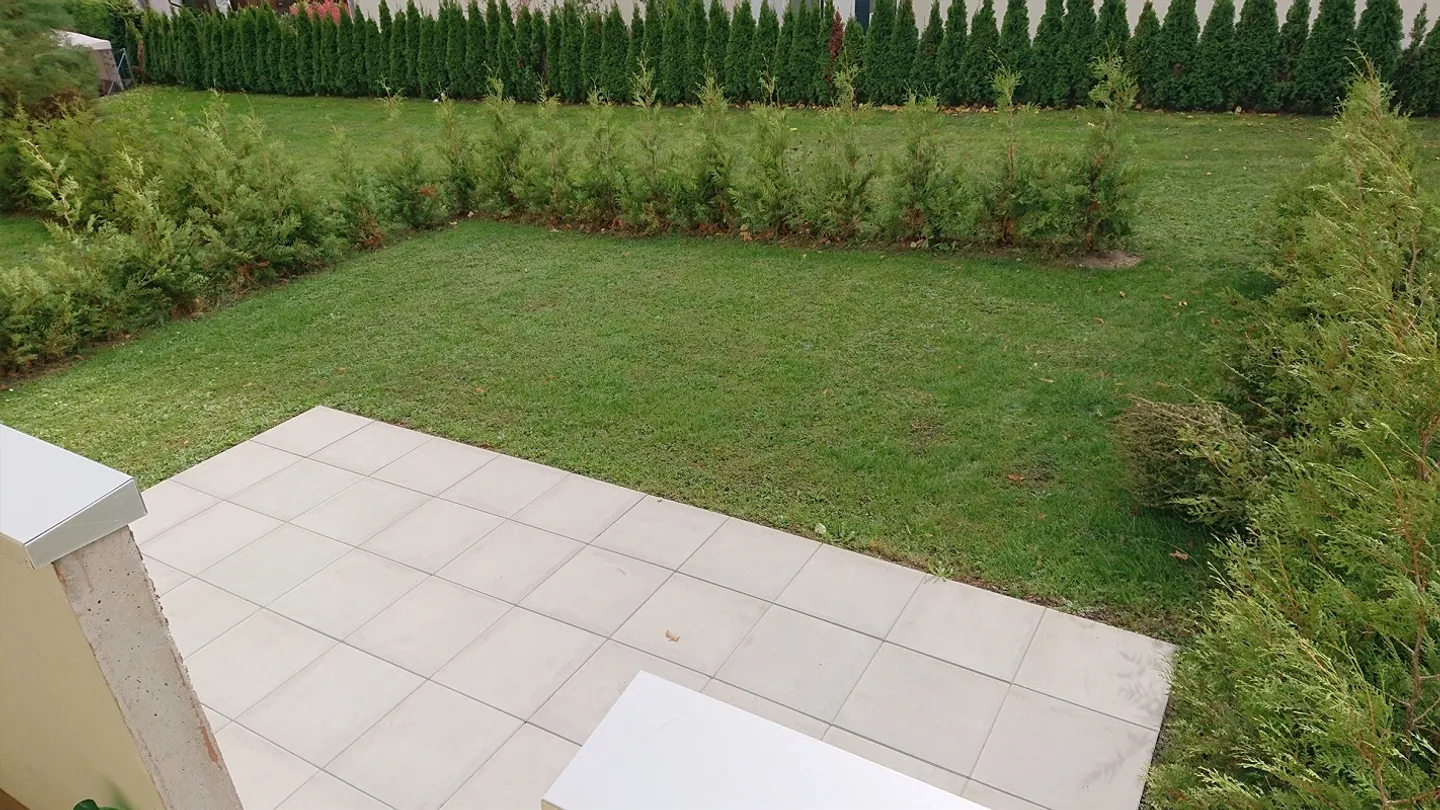 Appartamento 3,5 locali con giardino soleggiato privato (50m2); ascensore - Foto 6 di 16