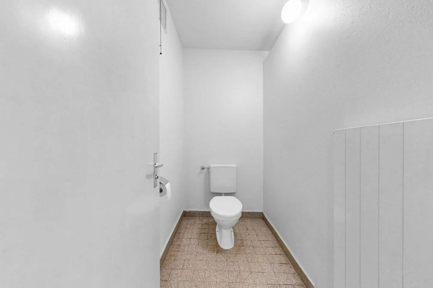 Ampia casa unifamiliare con area esterna versatile, posto auto e capanno/garage aggiuntivo - Foto 14 di 22