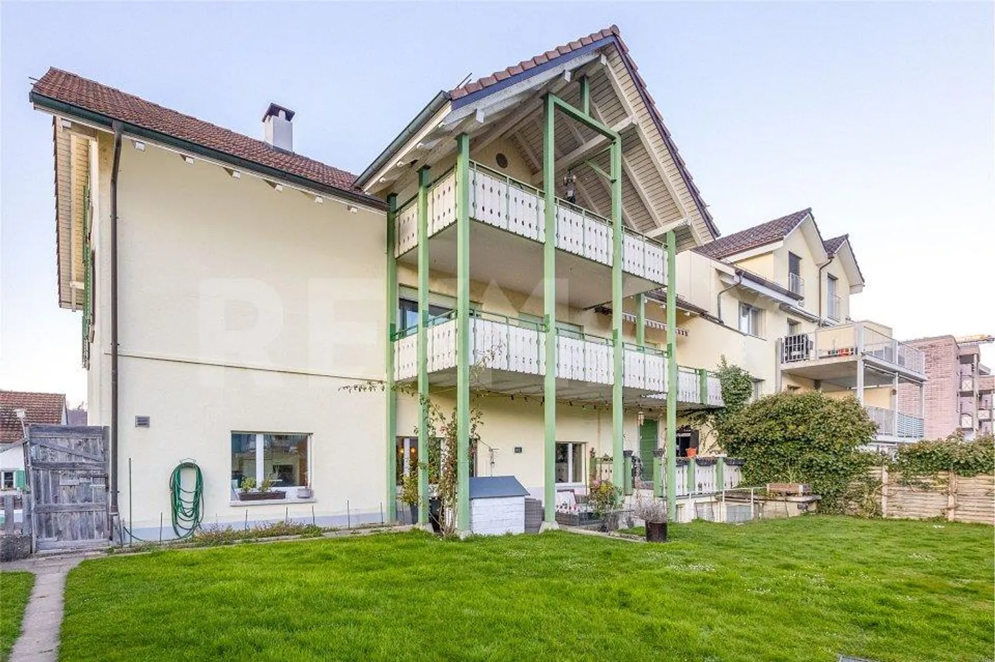 Opportunità di investimento attraente a Pfungen: Proprietà residenziale e commerciale... - Foto 2 di 13