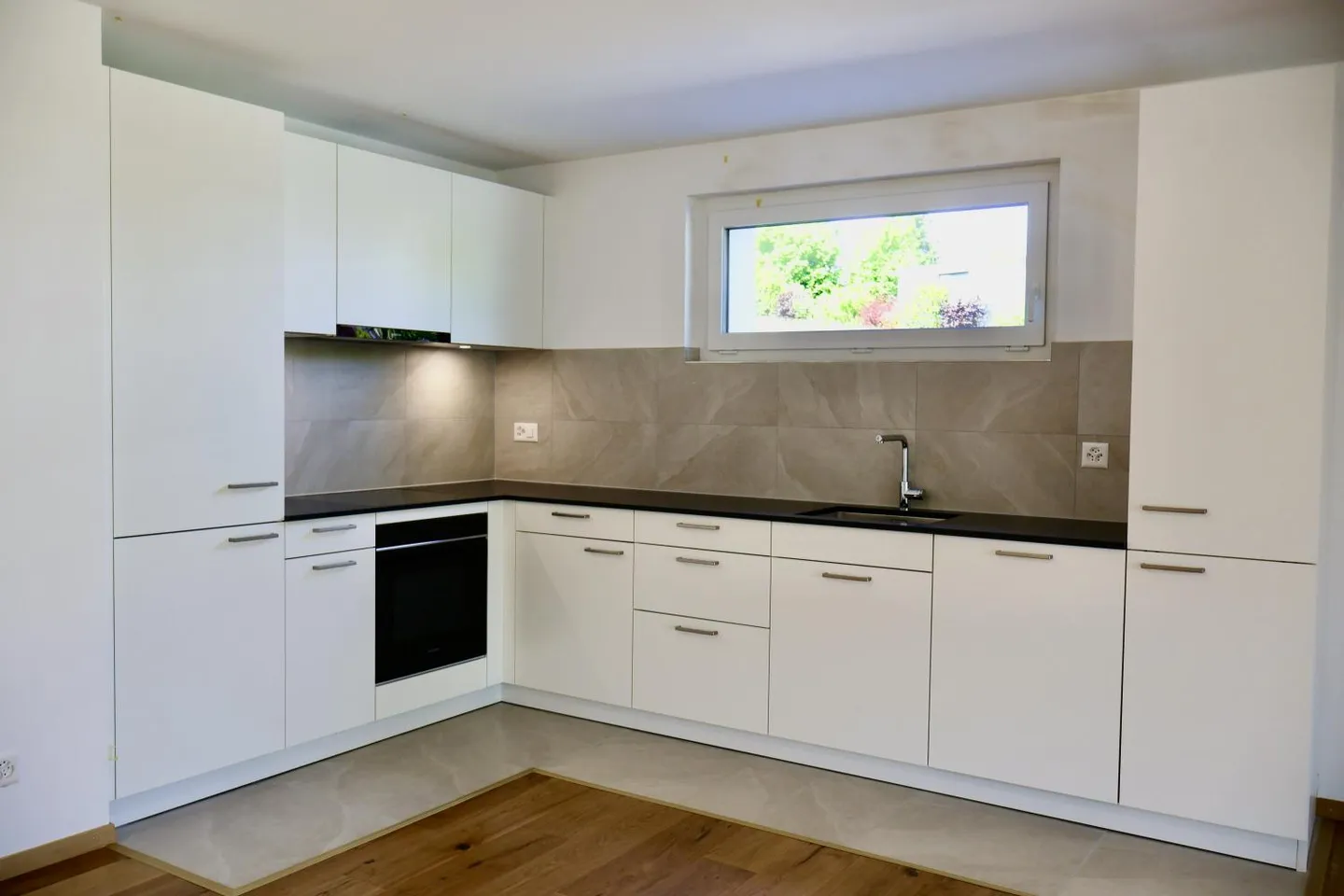 Appartement moderne dans un quartier calme - Photo 2 sur 17