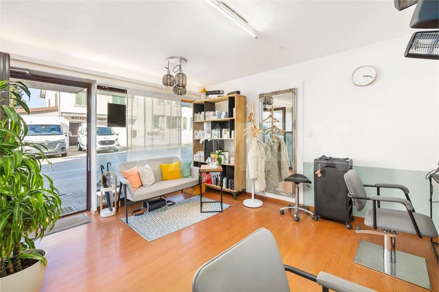 Opportunità di investimento attraente a Pfungen: Proprietà residenziale e commerciale... - Foto 8 di 13