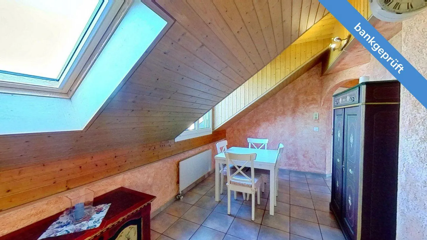 AgentSelly - 2.5-Zi-Wohnung mit ausgebautem Dachstock - Foto 4 von 13