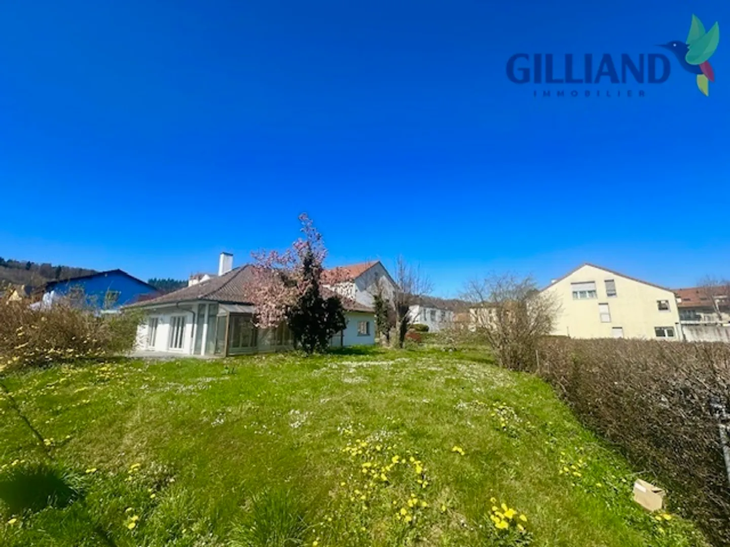 Schöne freistehende 5.5-Zimmer-Villa mit Studio im Herzen von Lucens - Foto 2 von 28