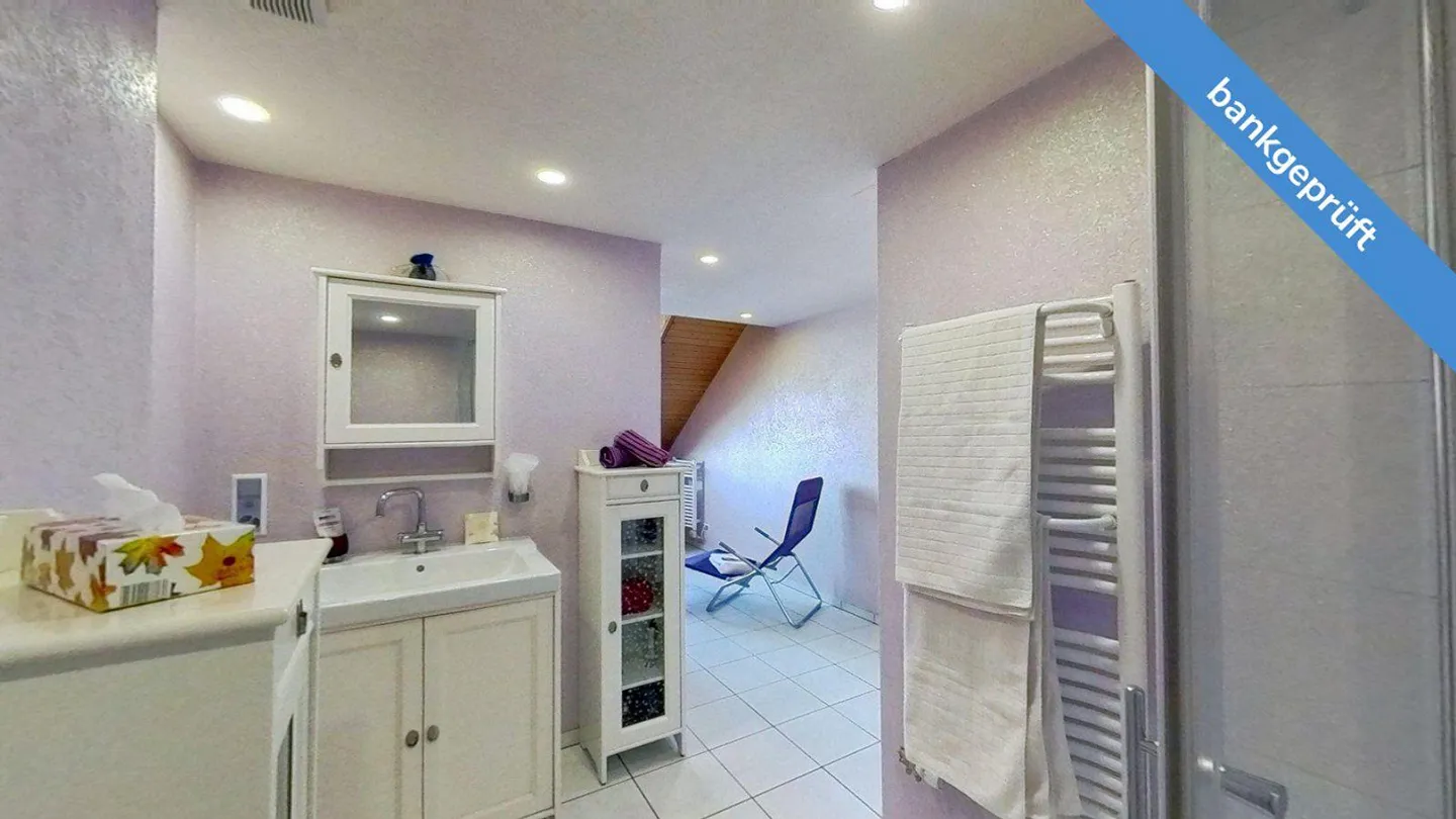 AgentSelly - 2.5-Zi-Wohnung mit ausgebautem Dachstock - Foto 8 von 13