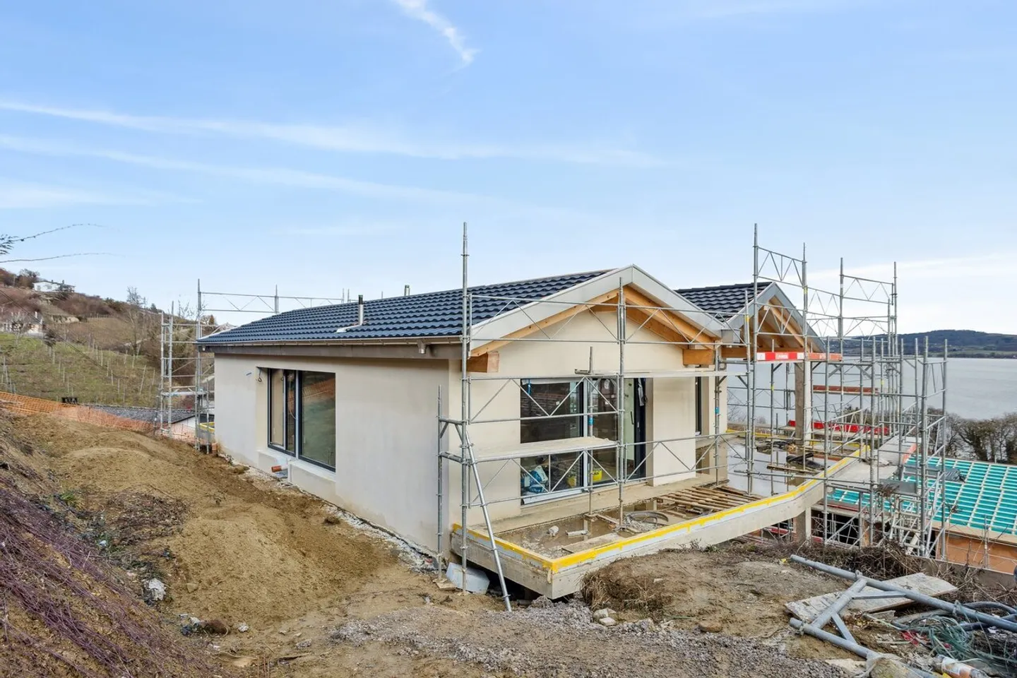 Villa d'exception avec vue sur le lac - Photo 3 sur 15