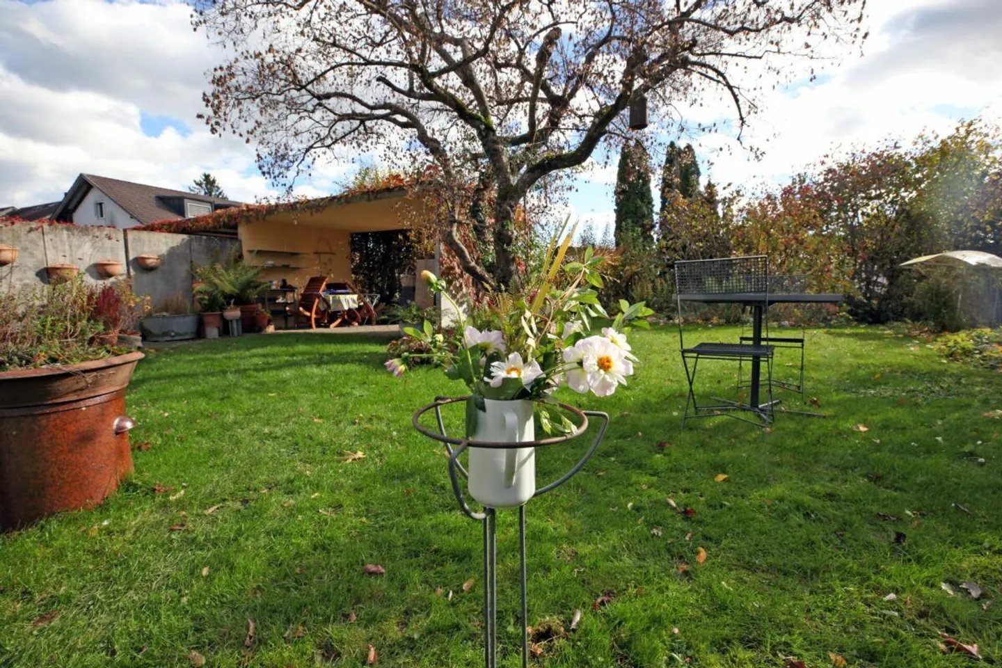 5-Room Corner House with Extension, Garden & Community Pool - Photo 5 of 14