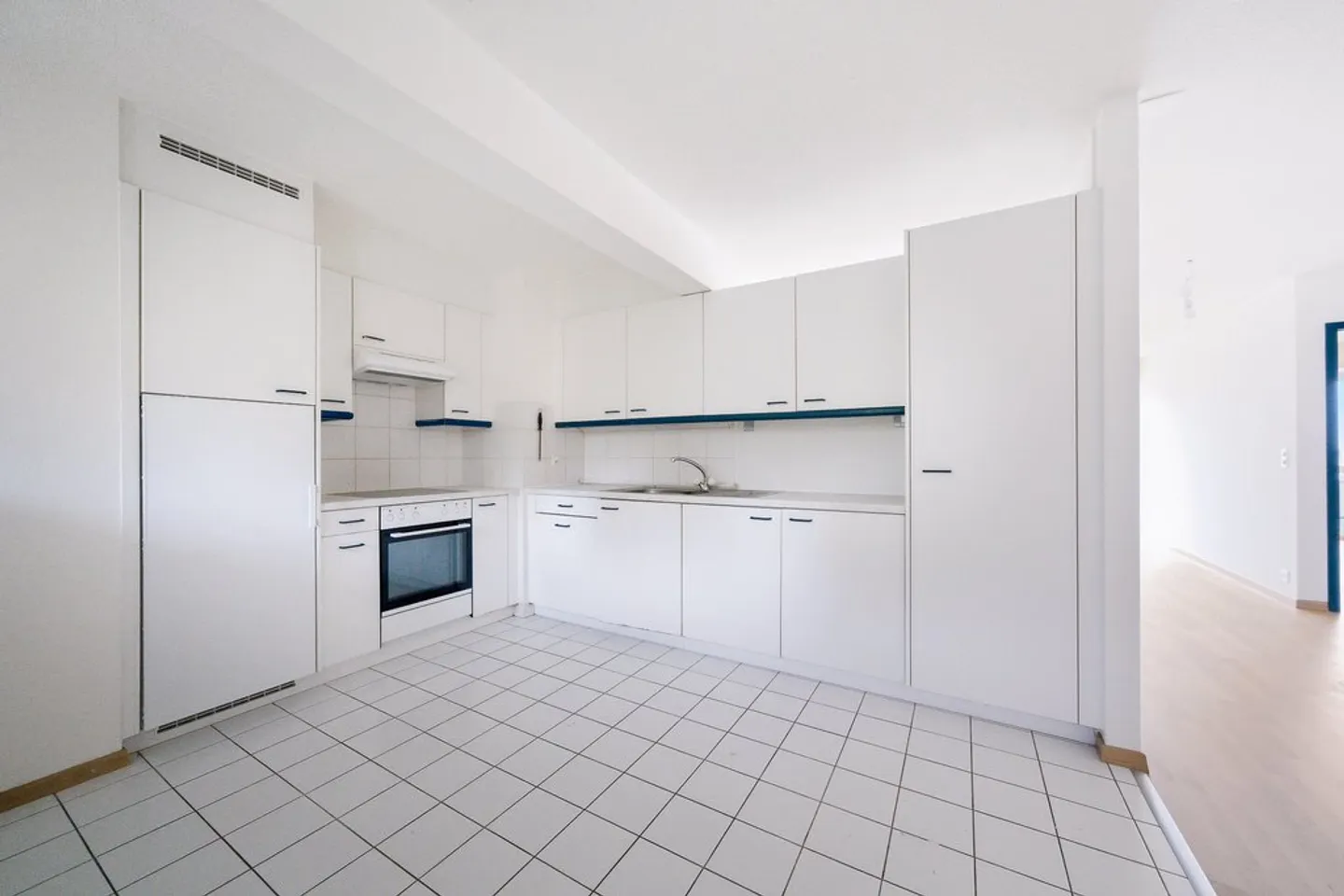 Spacious 2.5-Room Apartment - Photo 1 of 7