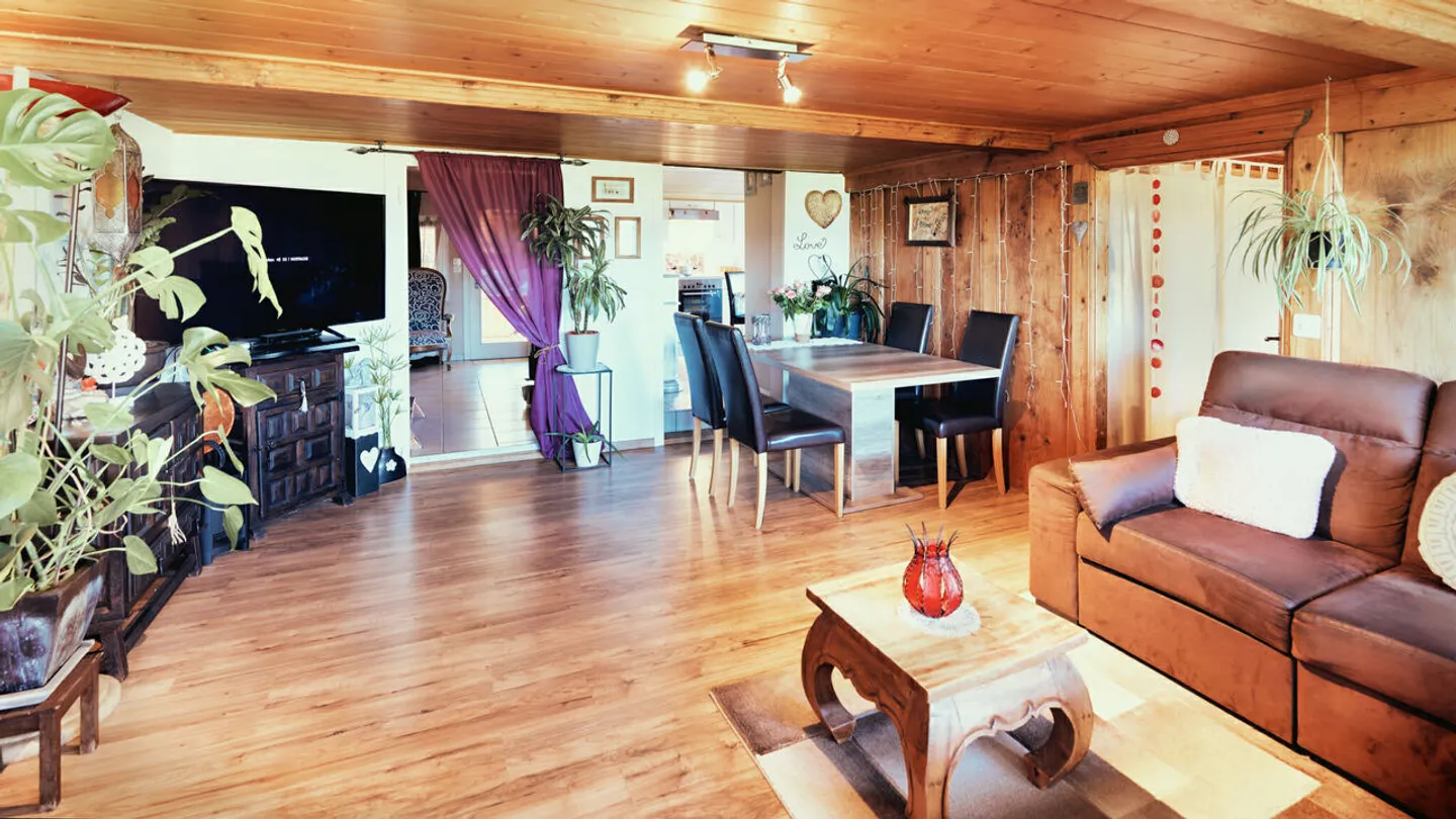 Renovated Farmhouse with 3 Apartments - Photo 5 of 12