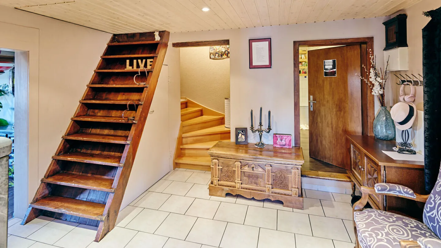 Renovated Farmhouse with 3 Apartments - Photo 7 of 12