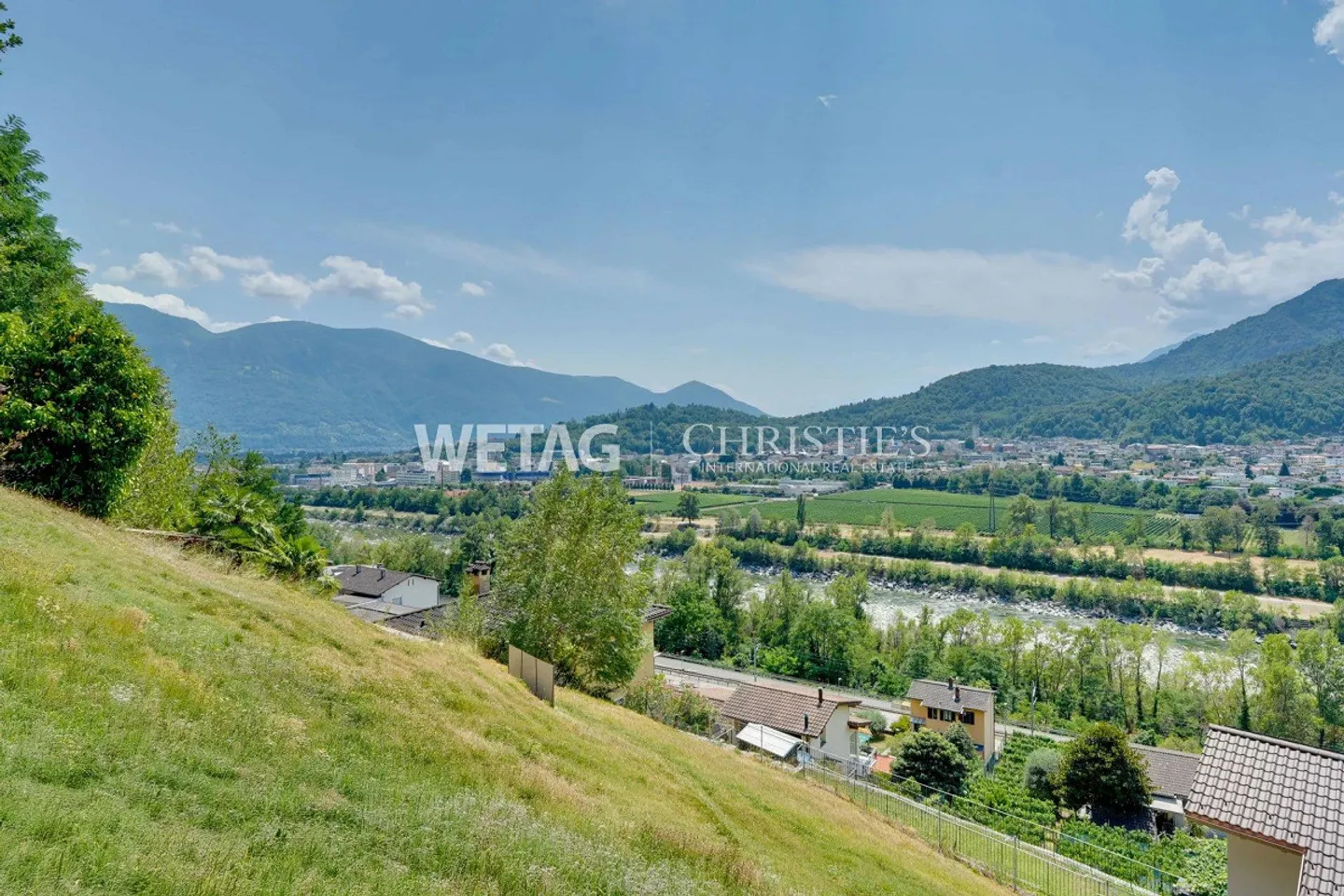 Beautiful building land in Solduno with panoramic view for sale - Photo 2 of 13