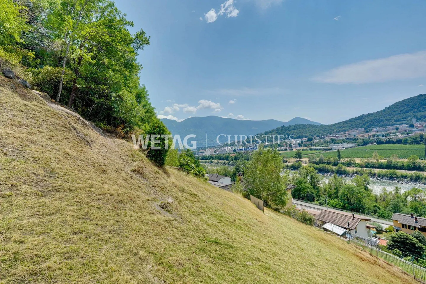 Beautiful building land in Solduno with panoramic view for sale - Photo 3 of 13