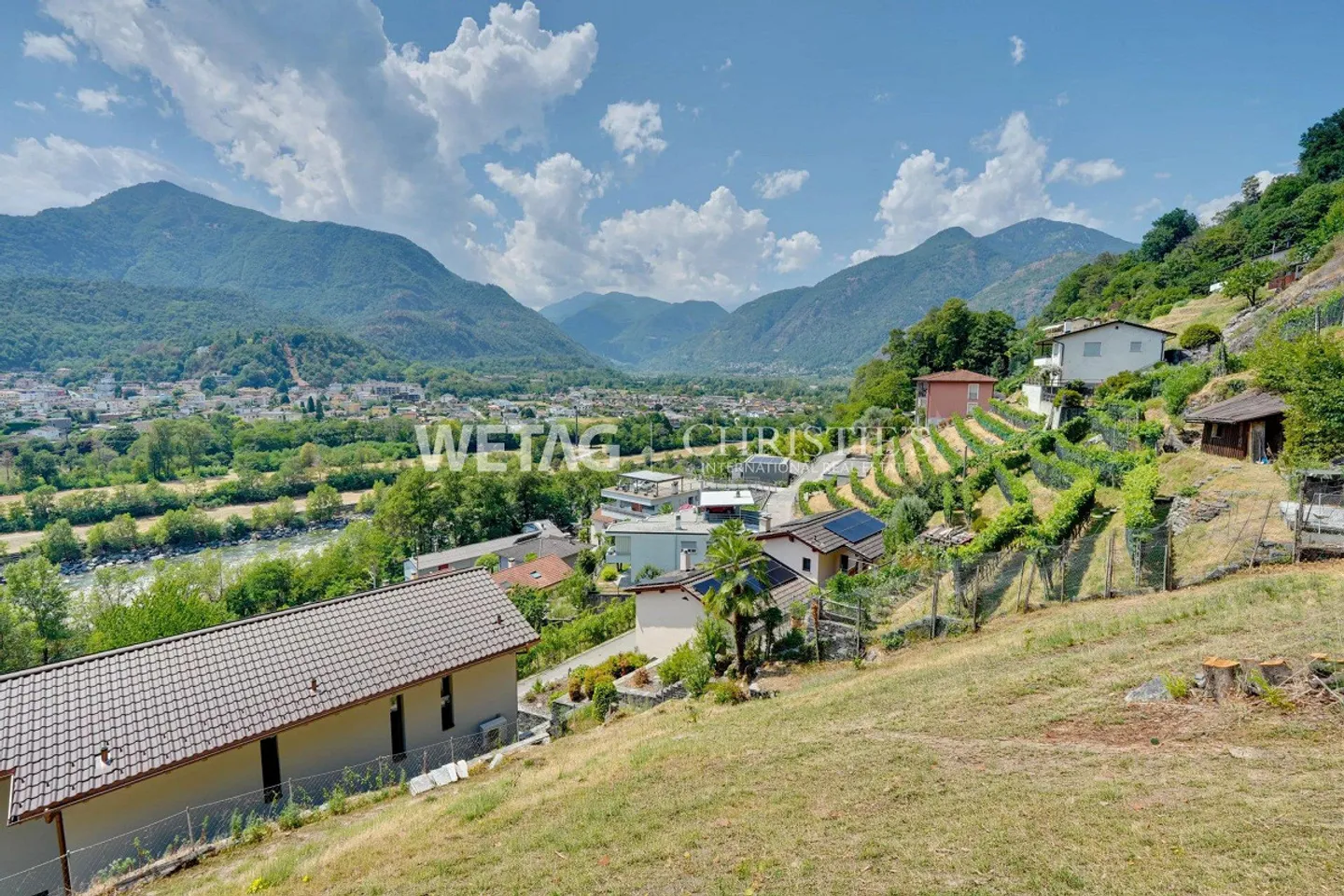 Beautiful building land in Solduno with panoramic view for sale - Photo 1 of 13