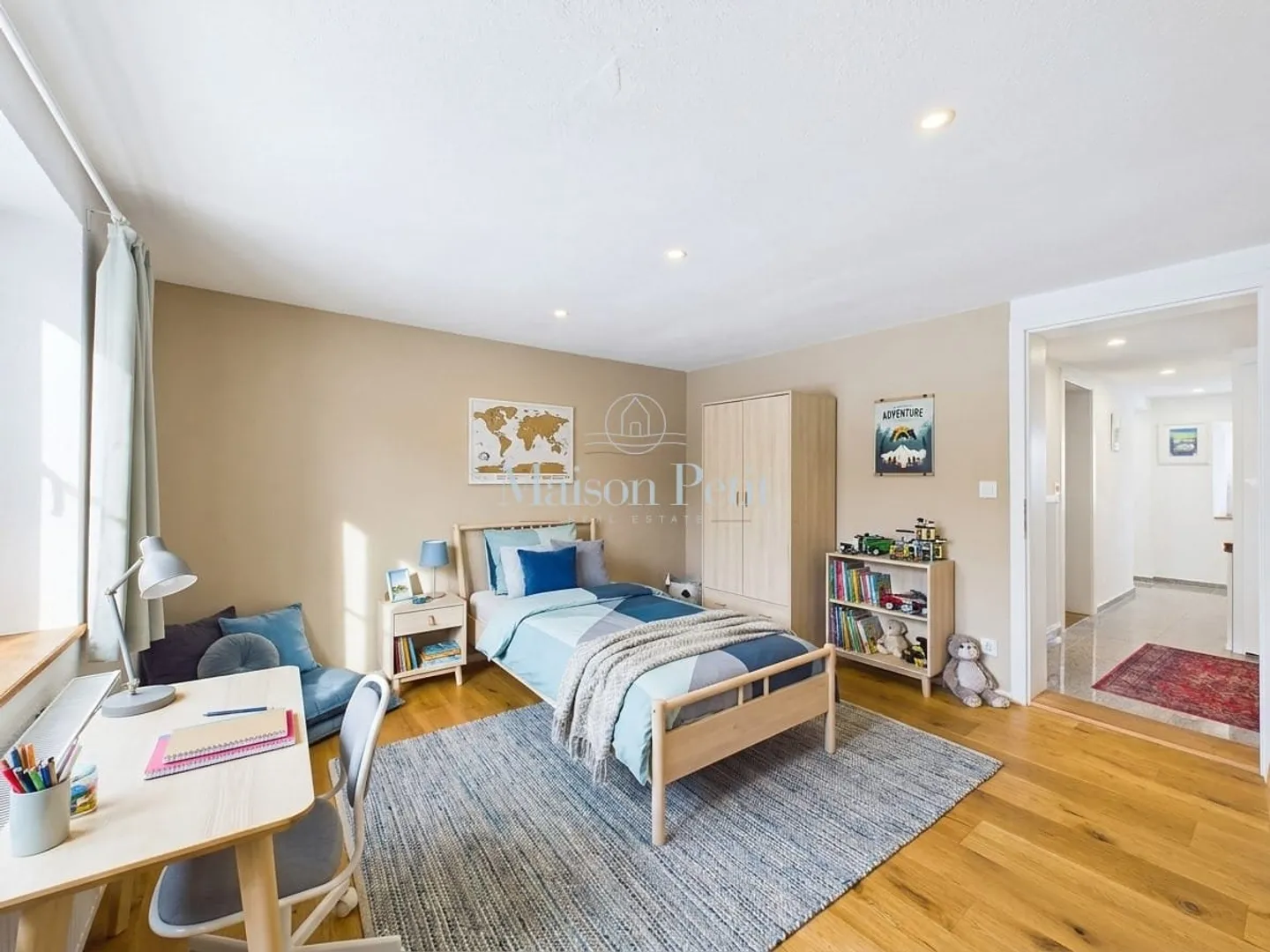 Charming Family Home with Garden - Photo 8 of 13