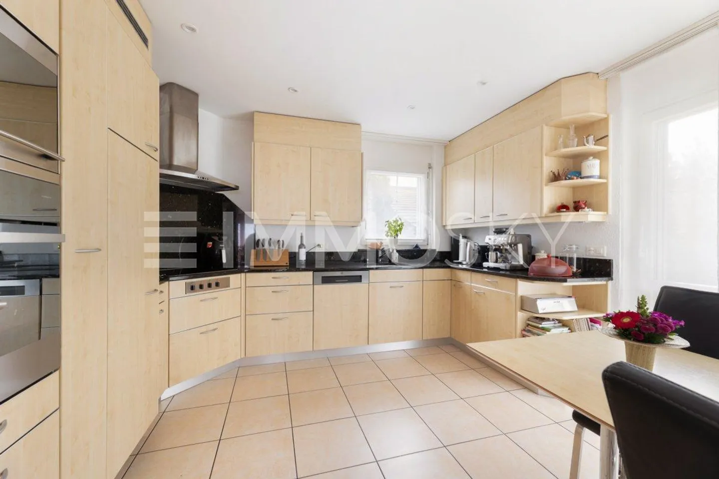 RÉSERVÉ Maison individuelle avec jardin en excellent état - Photo 2 sur 5
