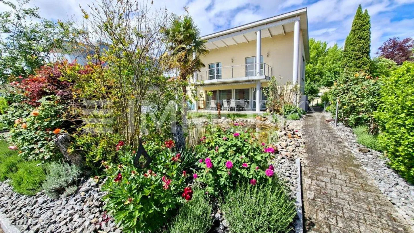 RÉSERVÉ Maison individuelle avec jardin en excellent état - Photo 1 sur 5