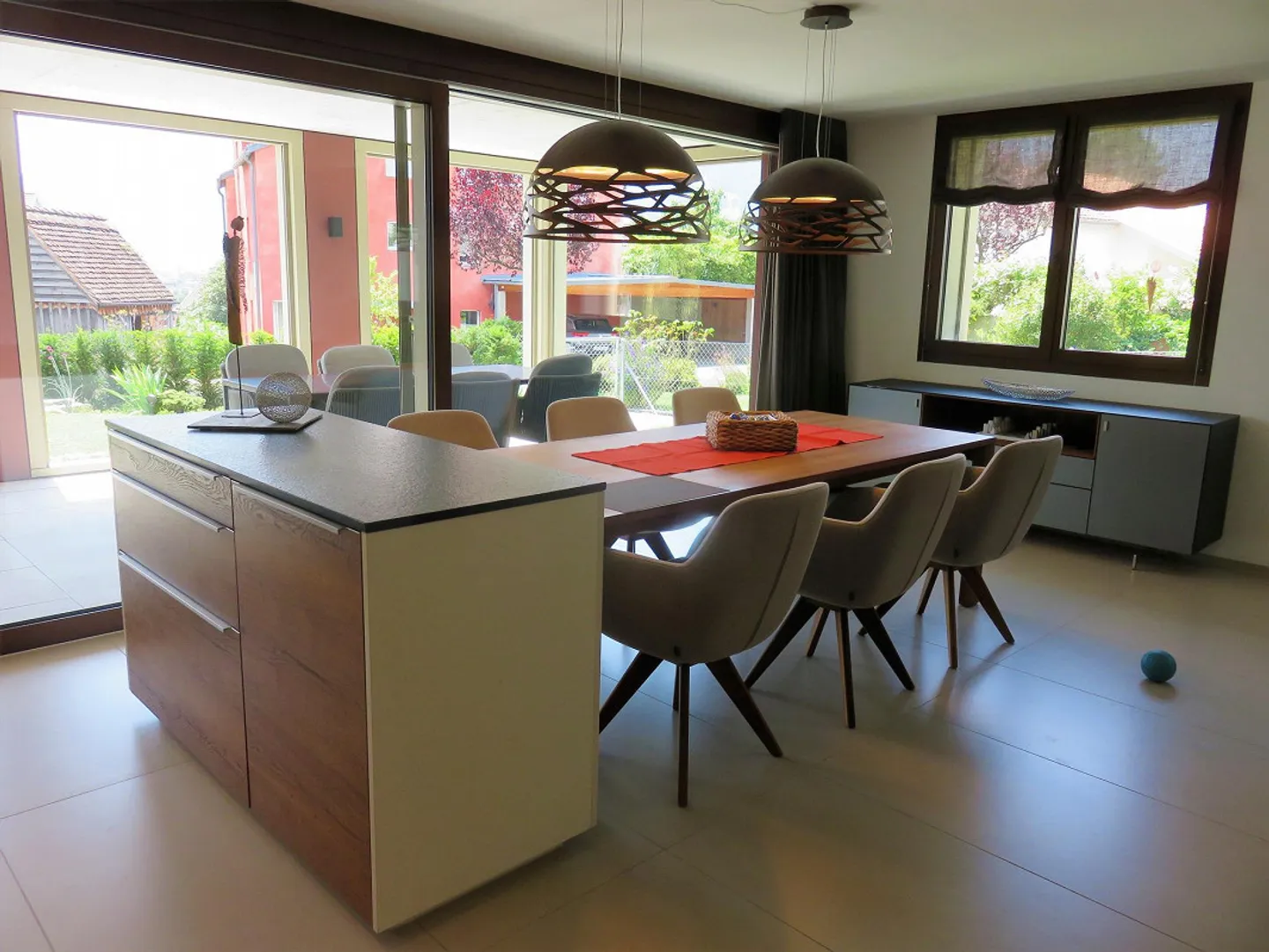 Living like in a single-family home - Photo 11 of 15