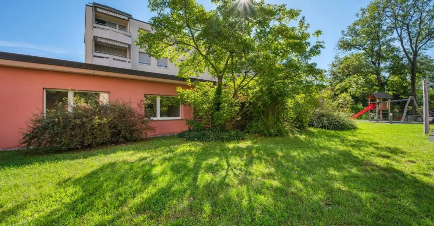 Appartement familial dans la belle Münchenstein - Louer sans caution! - Photo 1 sur 7