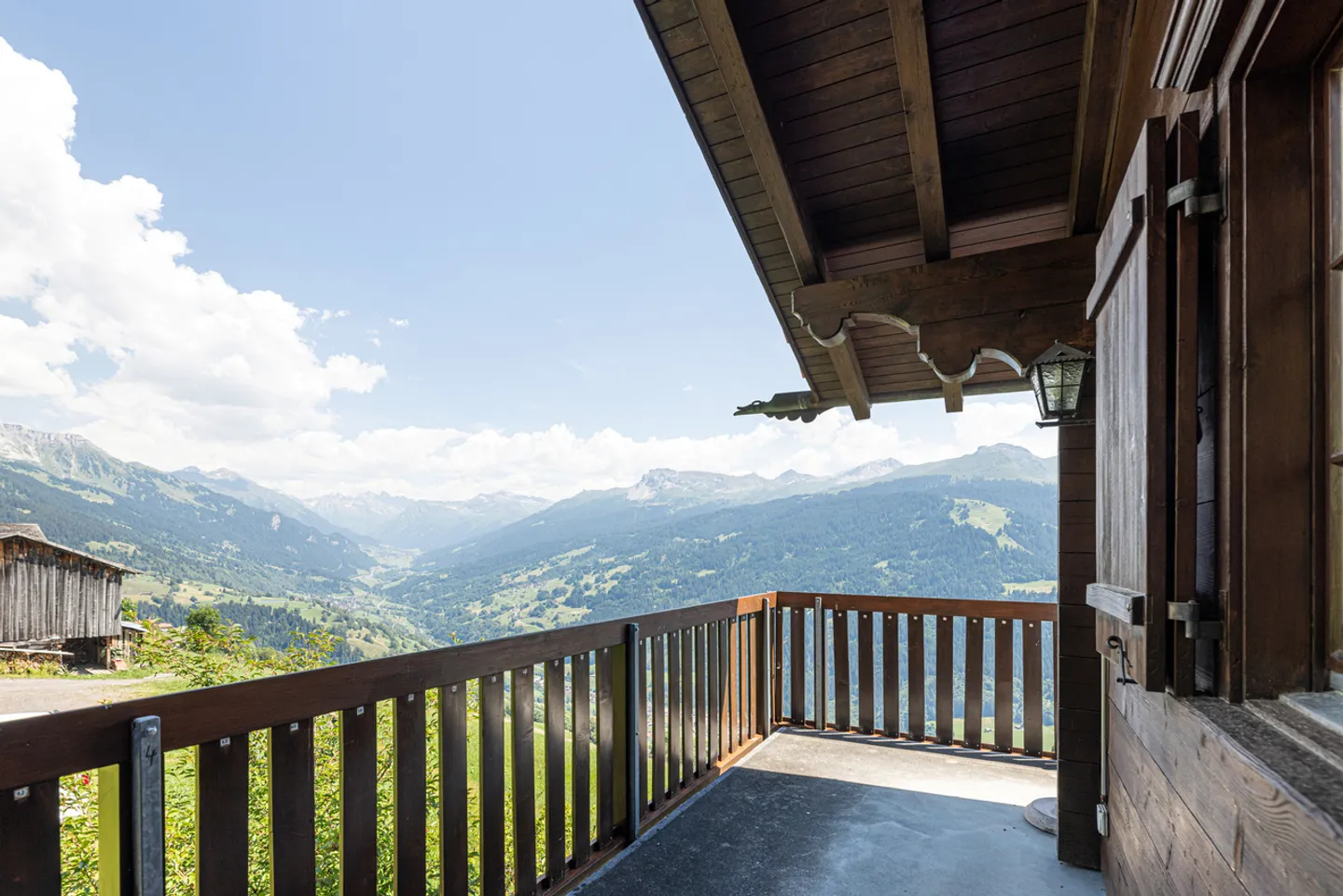 Ensoleillé et imprenable avec panorama sur la montagne - Photo 3 sur 9