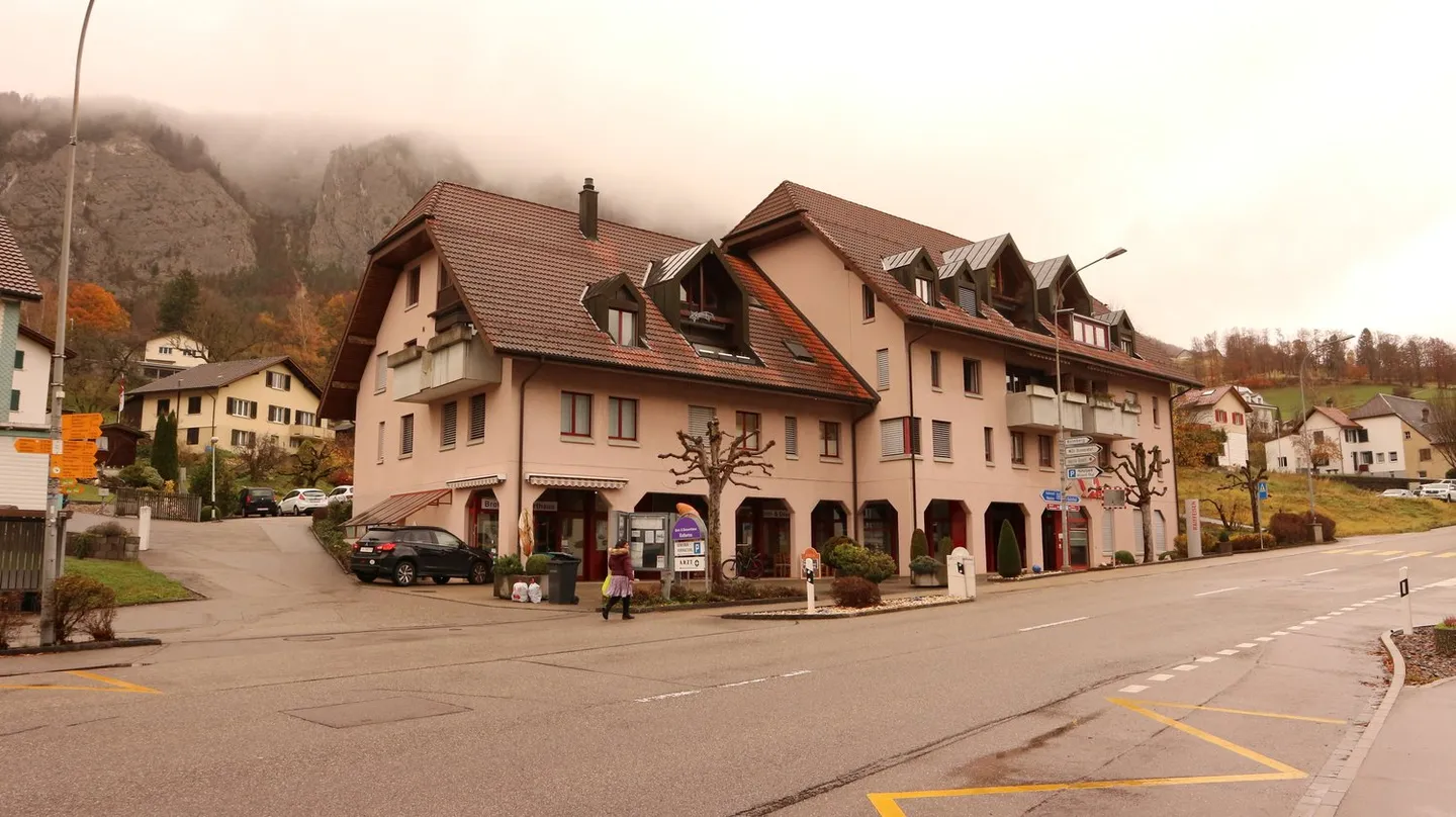 Sono al Gopfriedstutz un chiosco.. o forse una banca? Sono in un hotel o in una cassa? - Foto 1 di 33