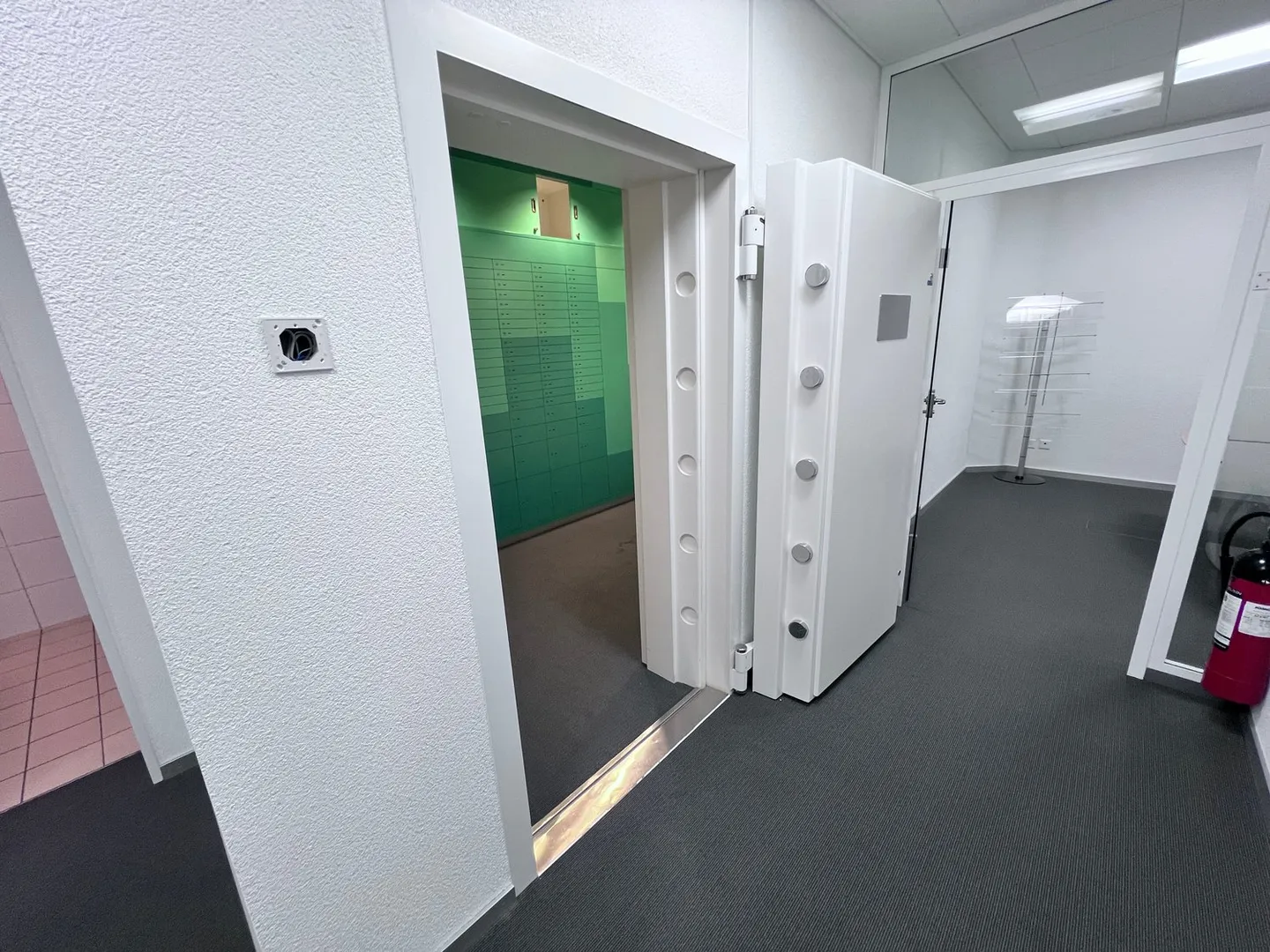 Sono al Gopfriedstutz un chiosco.. o forse una banca? Sono in un hotel o in una cassa? - Foto 10 di 33