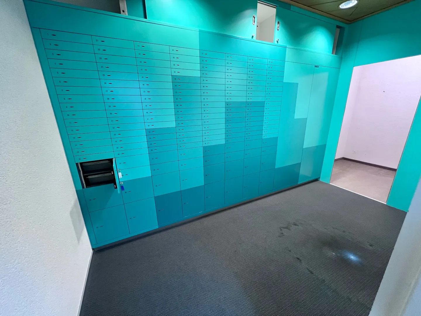 Sono al Gopfriedstutz un chiosco.. o forse una banca? Sono in un hotel o in una cassa? - Foto 11 di 33