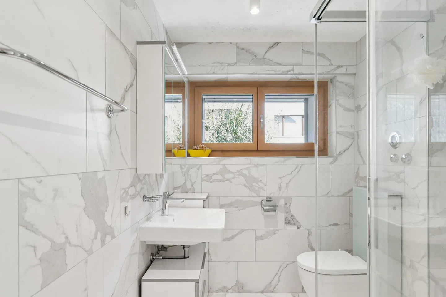 Grosszügiges Zweifamilienhaus mit Weitsicht - Zweitwohnsitz - Photo 2 sur 4