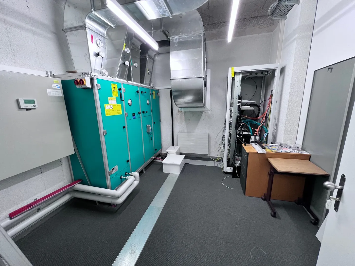 Sono al Gopfriedstutz un chiosco.. o forse una banca? Sono in un hotel o in una cassa? - Foto 19 di 33