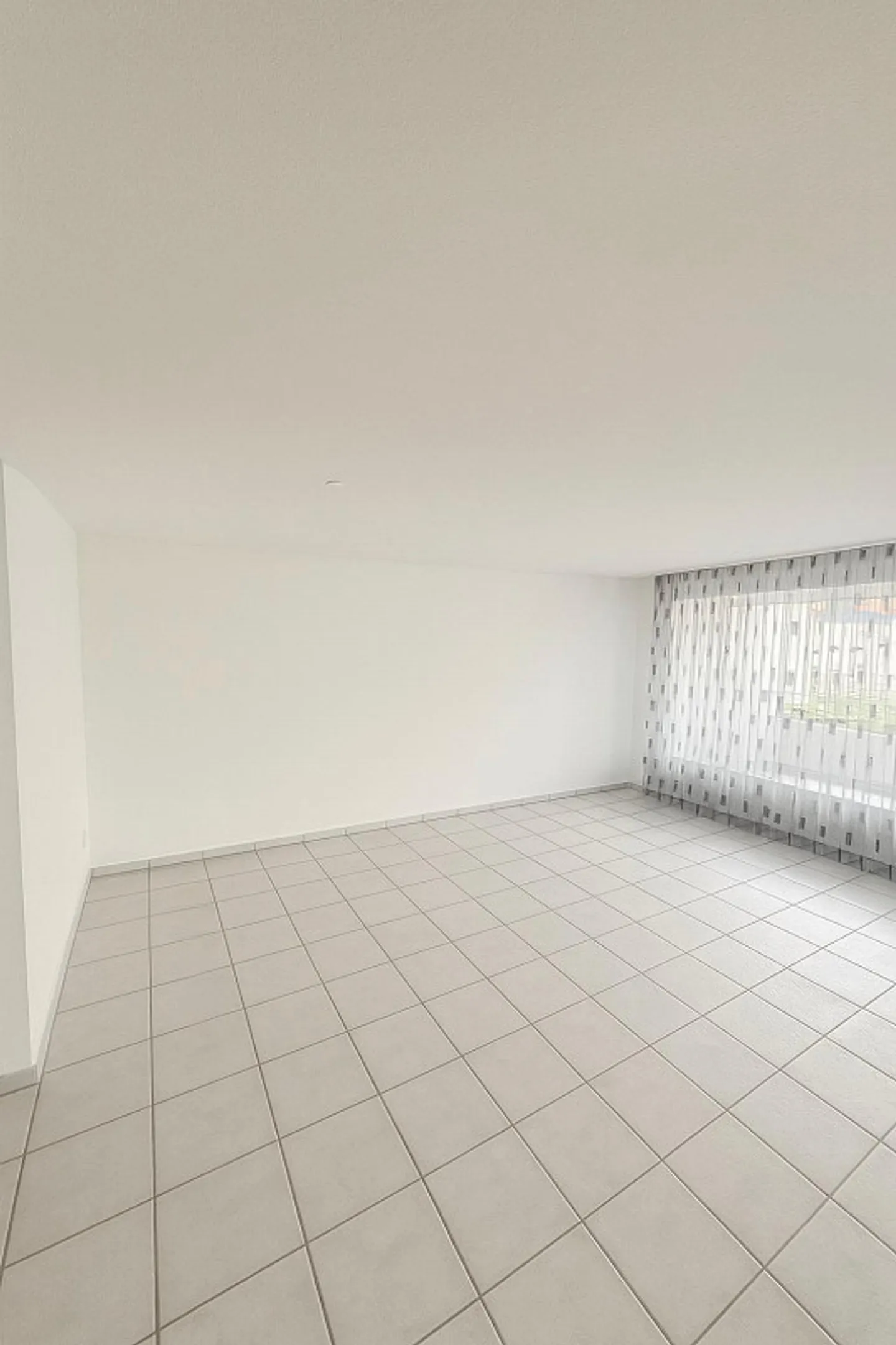 Bright 4½-room apartment with balcony and parking space in Thun - Photo 6 of 12