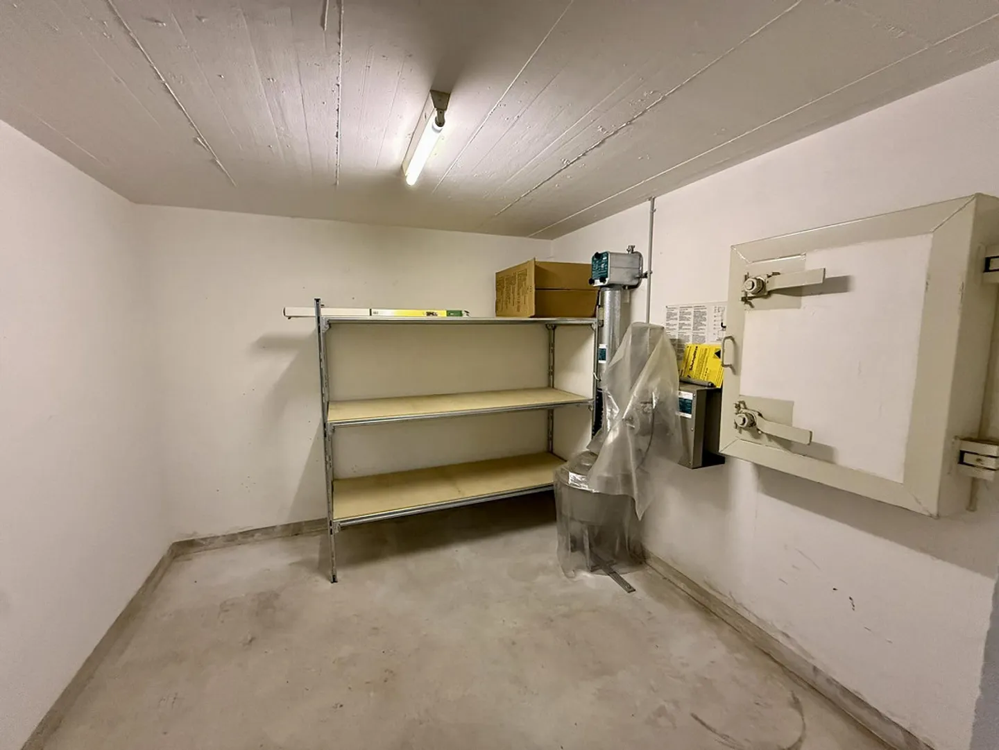 Lichtdurchflutetes 5.5-Zimmer-EFH mit Naturweiher und Weitblick - Foto 22 von 24