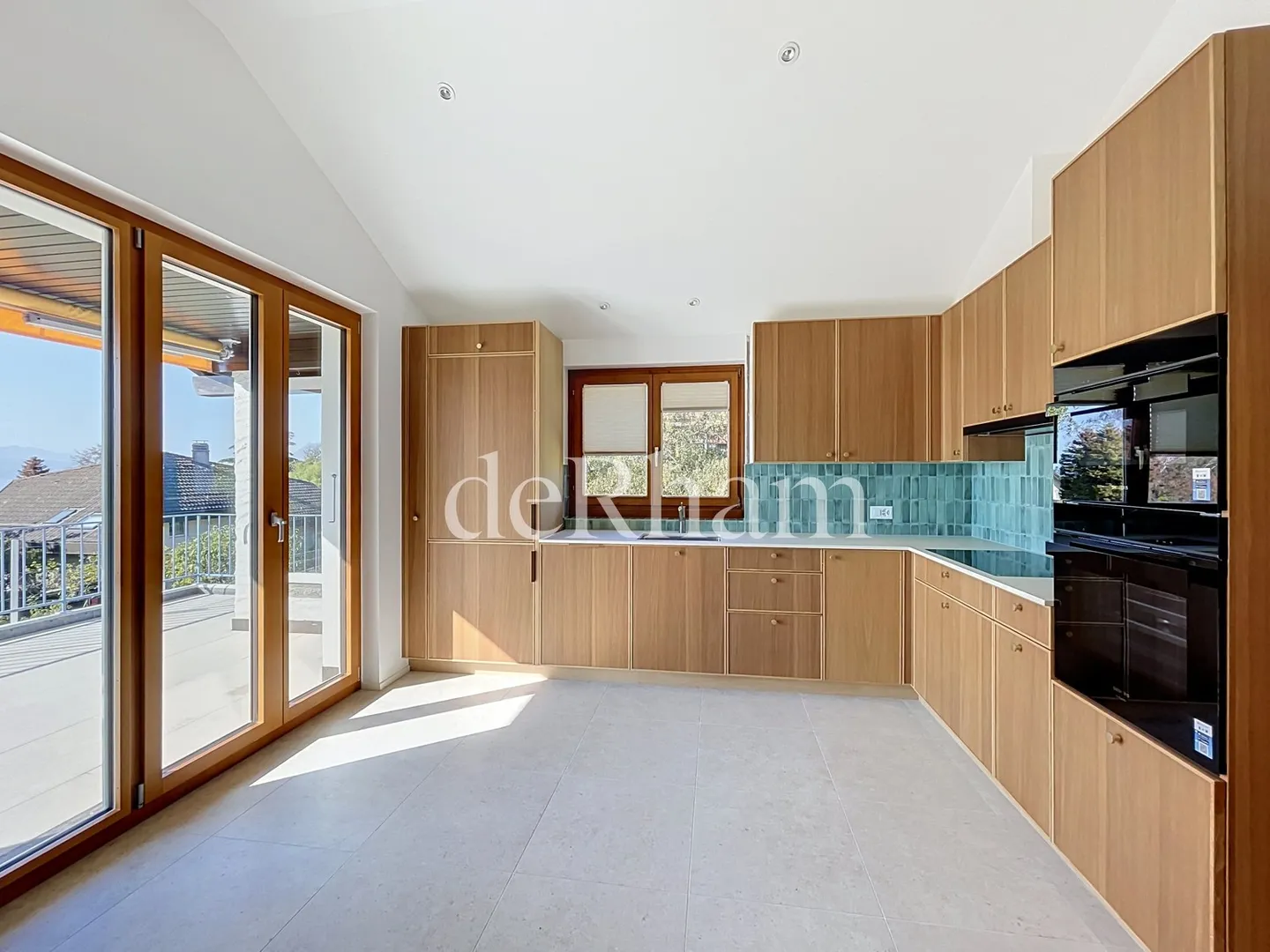 Superbe villa avec vue sur le lac - Photo 2 sur 13